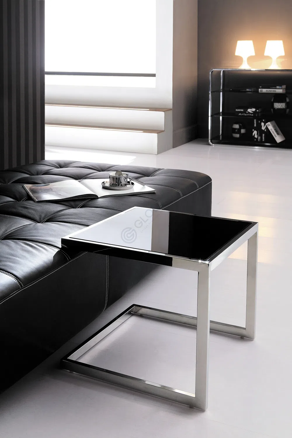 Угловой столик Neviello