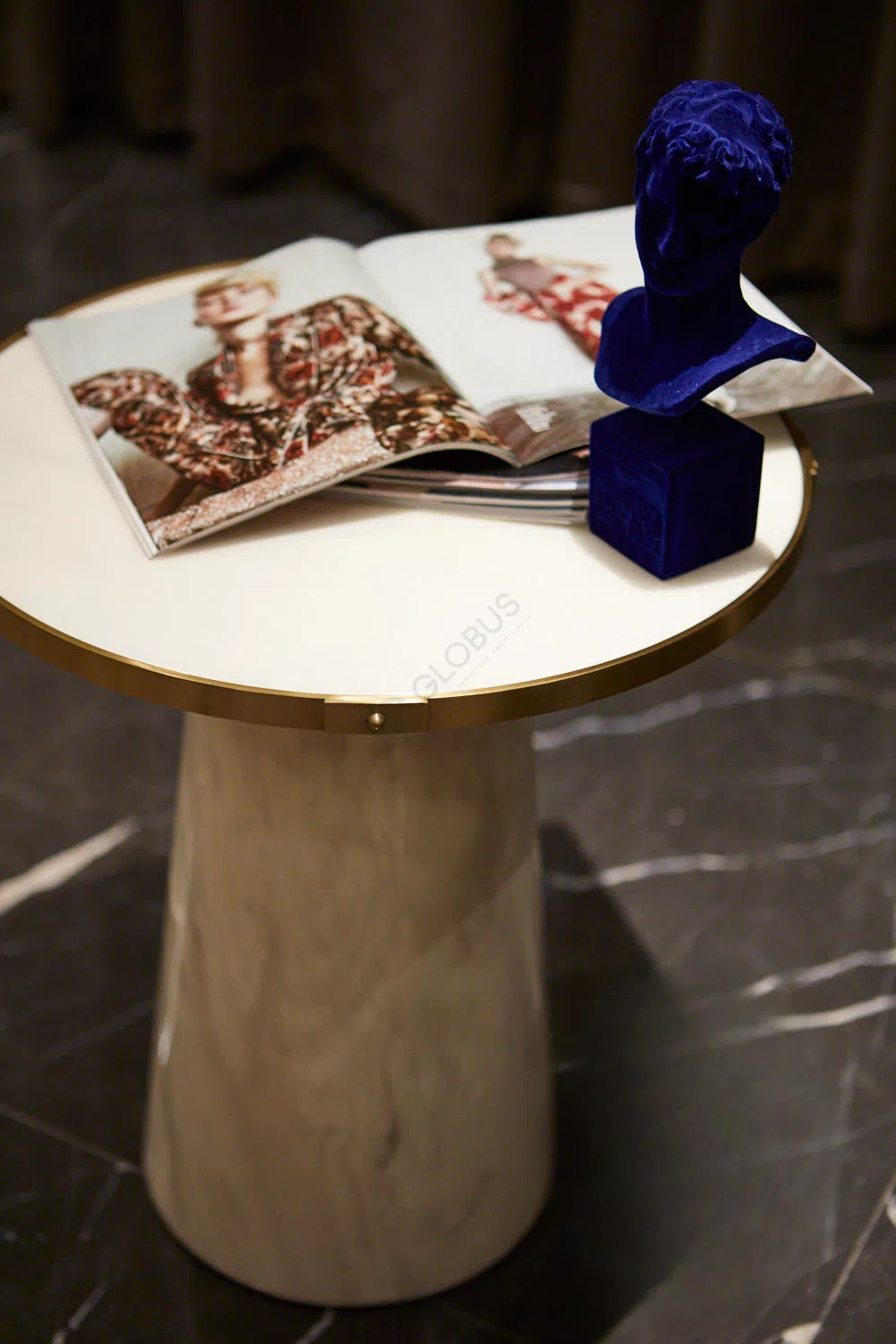 Угловой столик Quadrumane