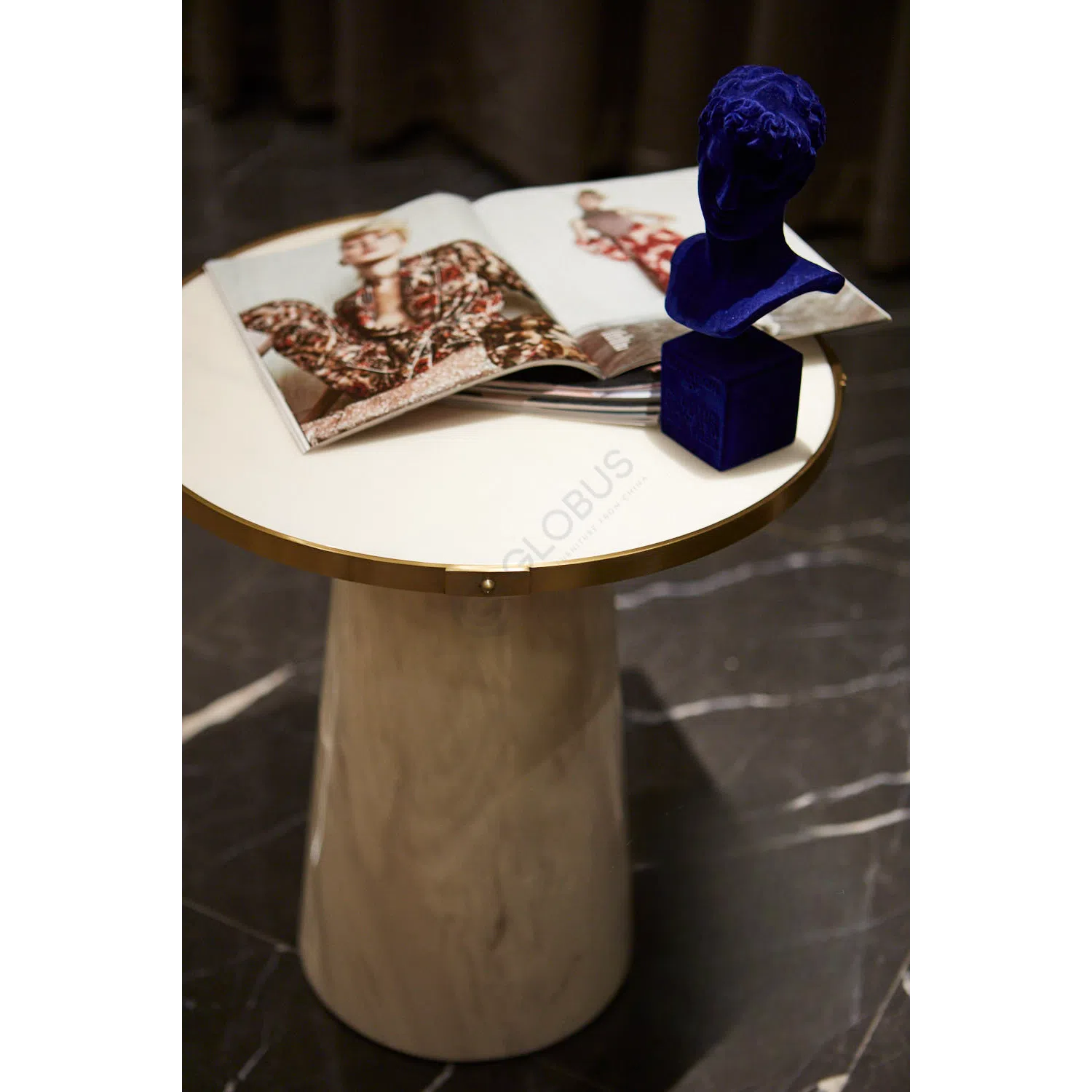 Угловой столик Quadrumane