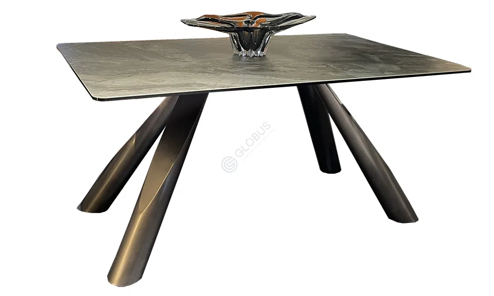 Обеденный стол Yanelly