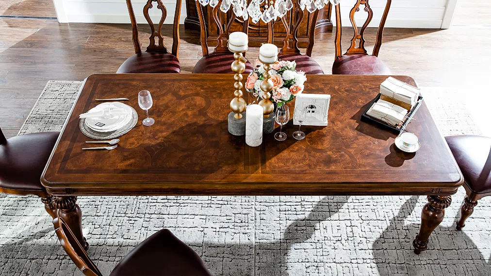 Обеденный стол Ovo