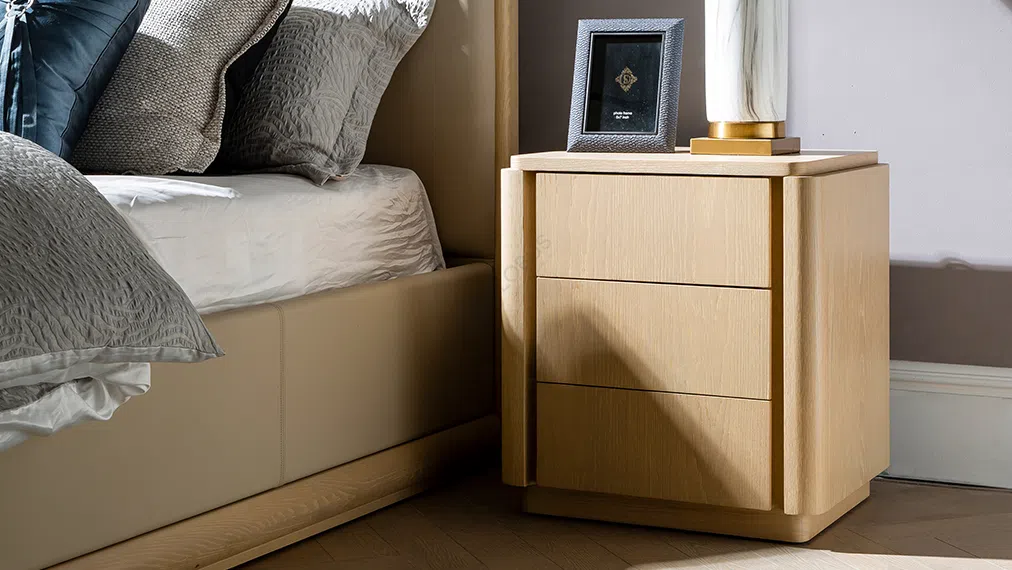 Прикроватная тумба THEODORE ALEXANDER Repose