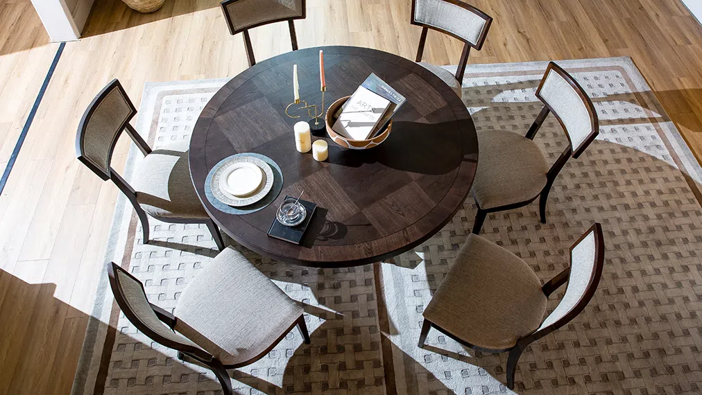 Обеденный стол UNIVERSAL FURNITURE Playlist