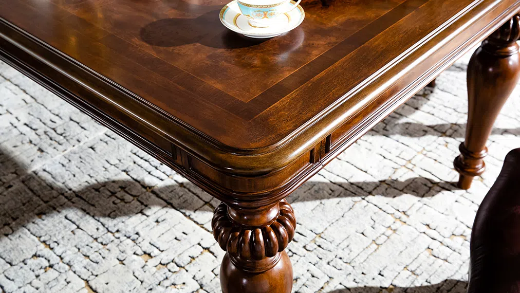 Обеденный стол Ovo