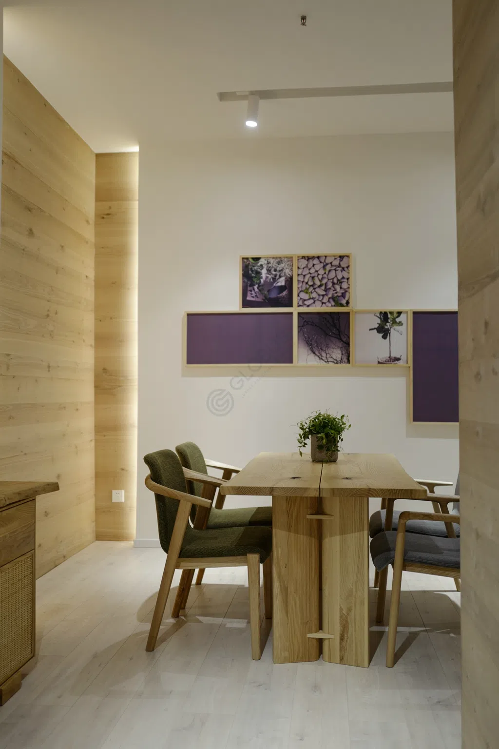 Обеденный стол Gaudentia