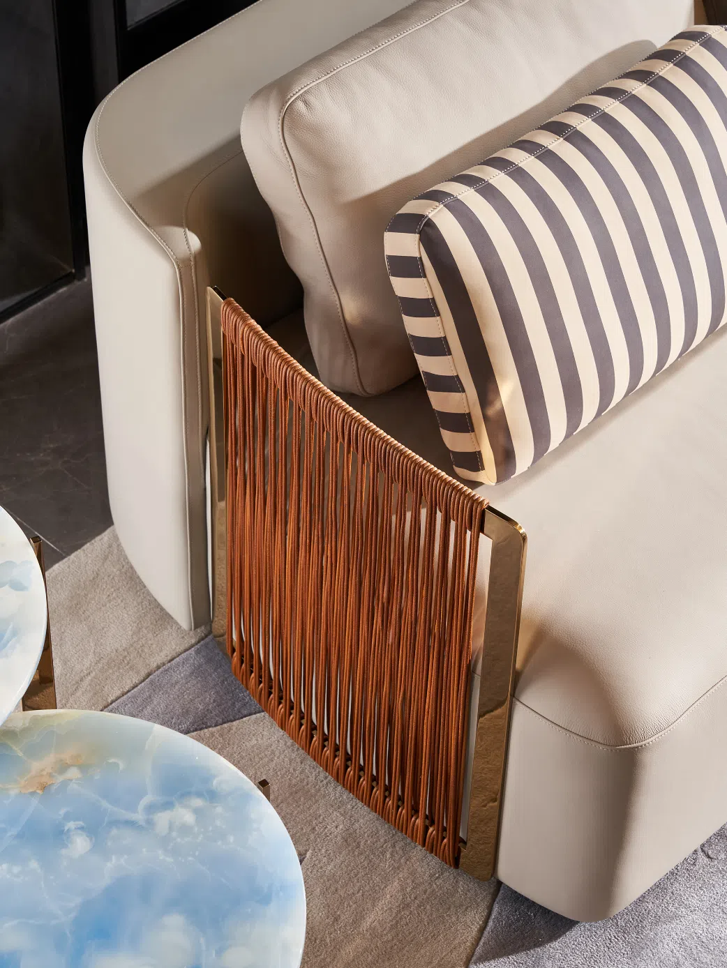 Диван FENDI Thea