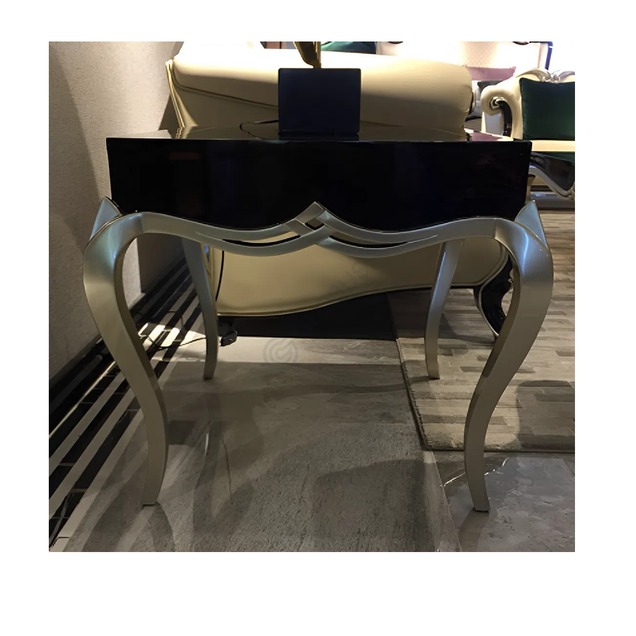 Угловой столик Taviano