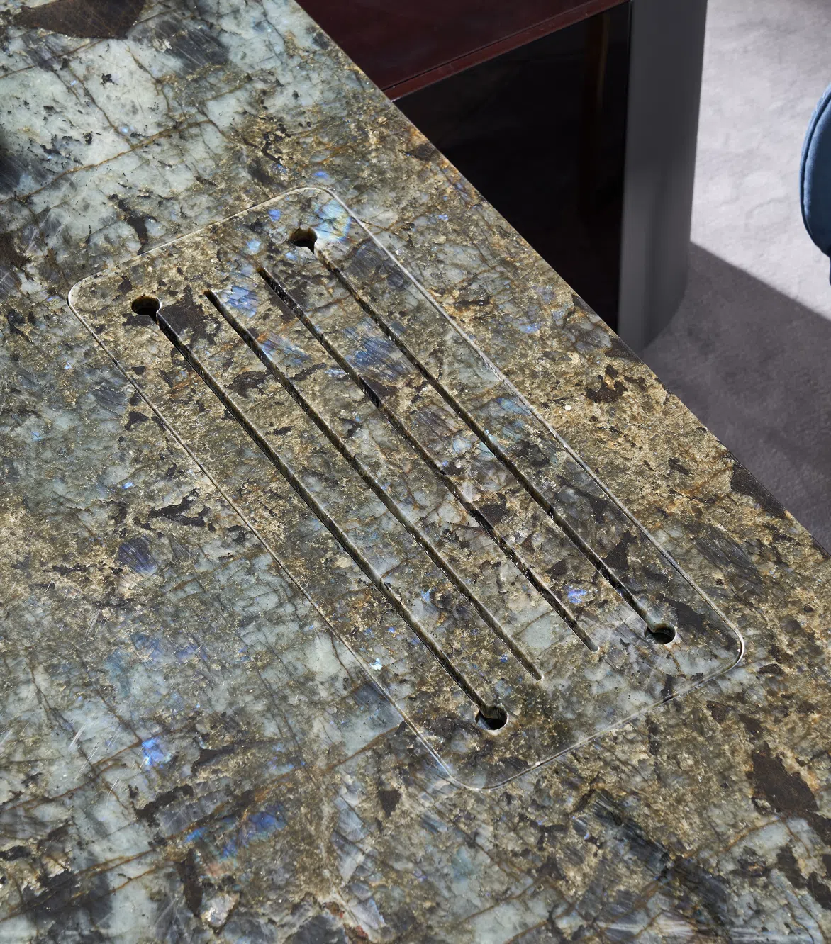 Стол для чайных церемоний Emblem