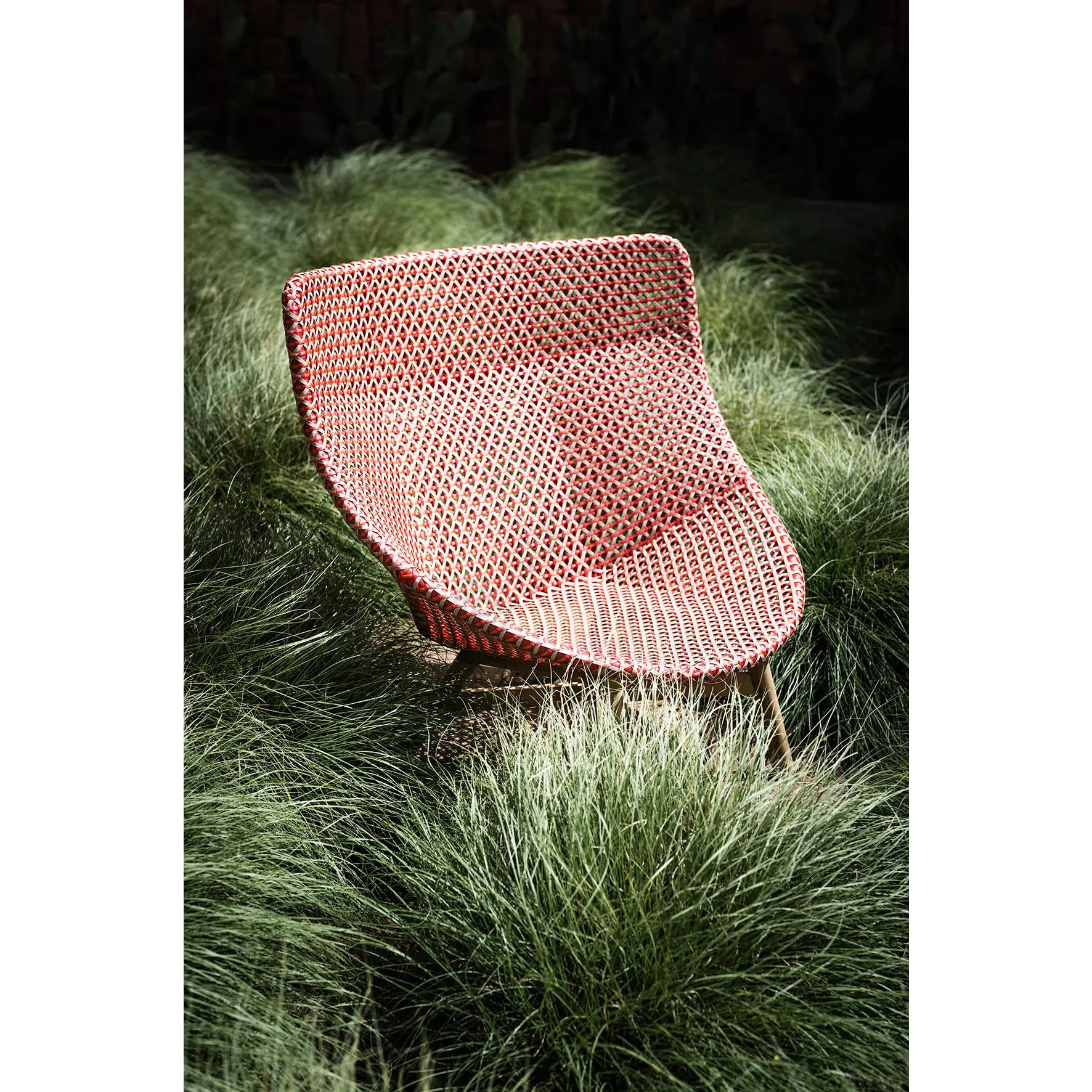 Уличное кресло DEDON Mbrace