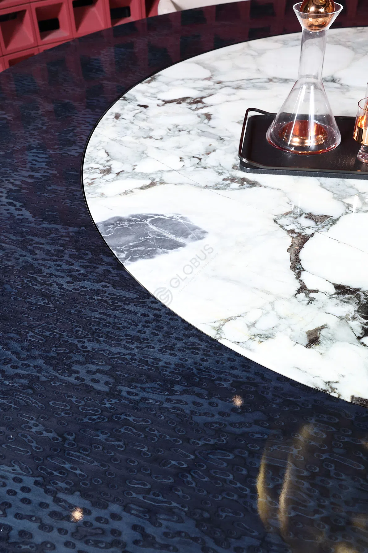 Обеденный стол Kraig