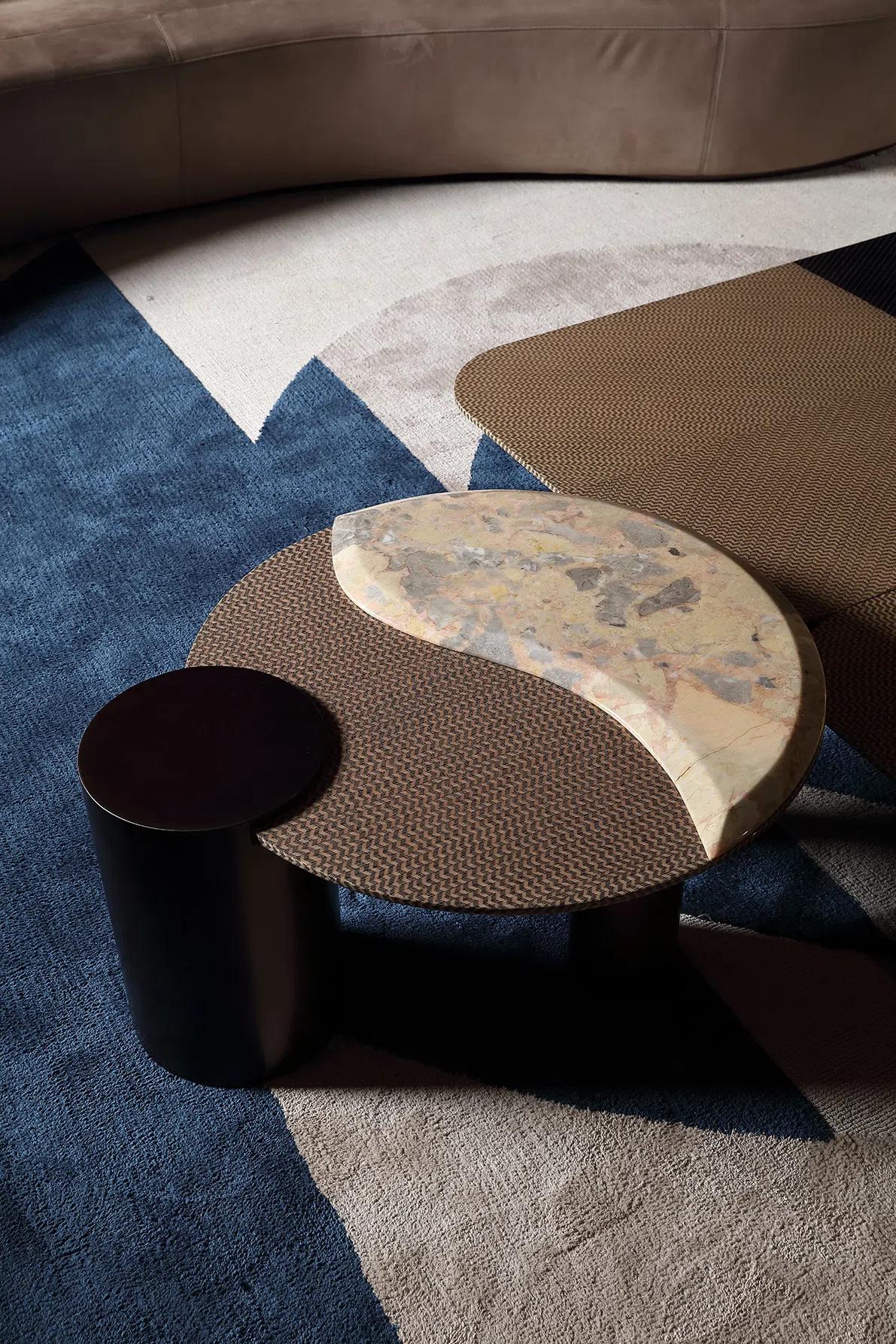 Угловой столик Juvello