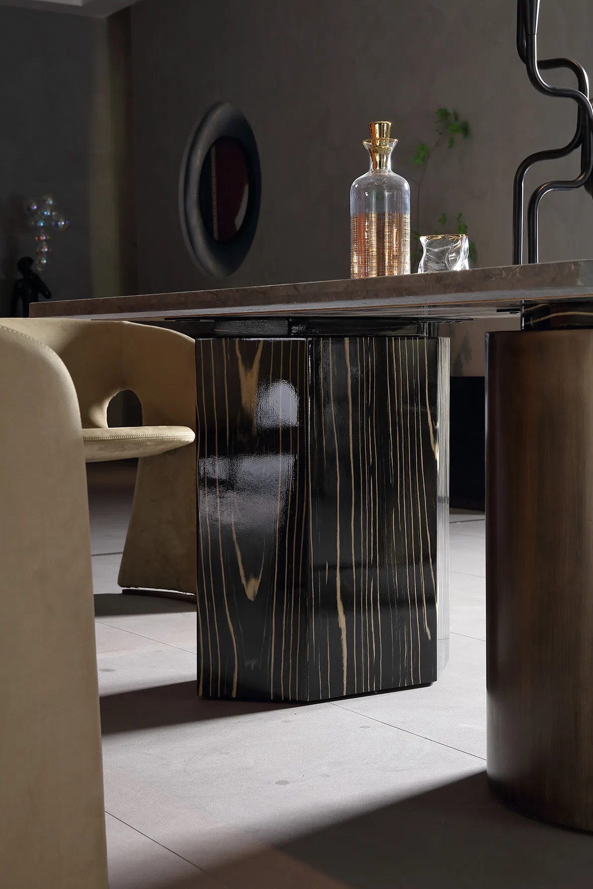 Обеденный стол Jerrilyn