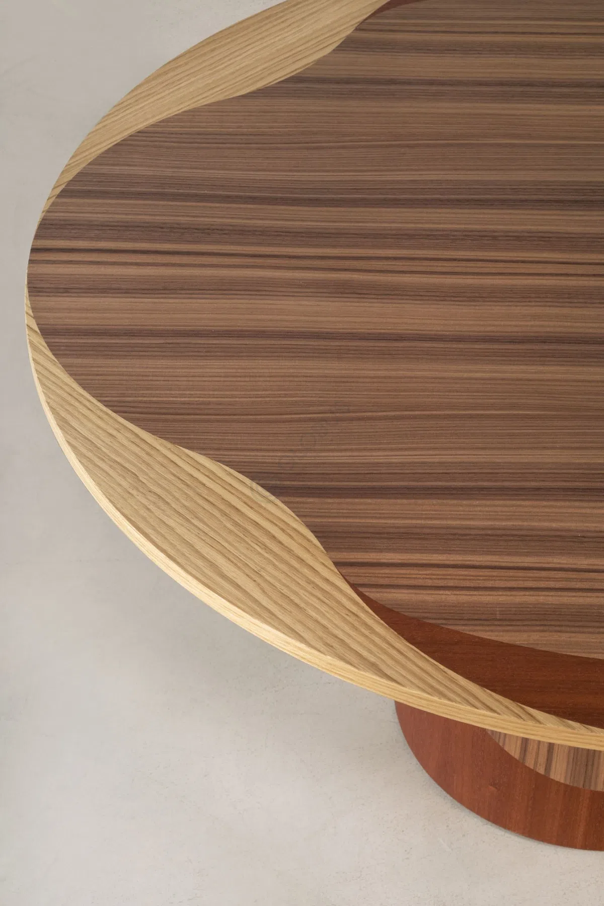 Обеденный стол BRUNO MOINARD Leyden