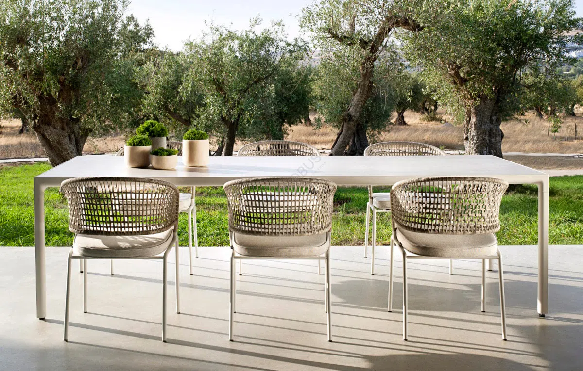 Уличный обеденный стол TRIBU Illum