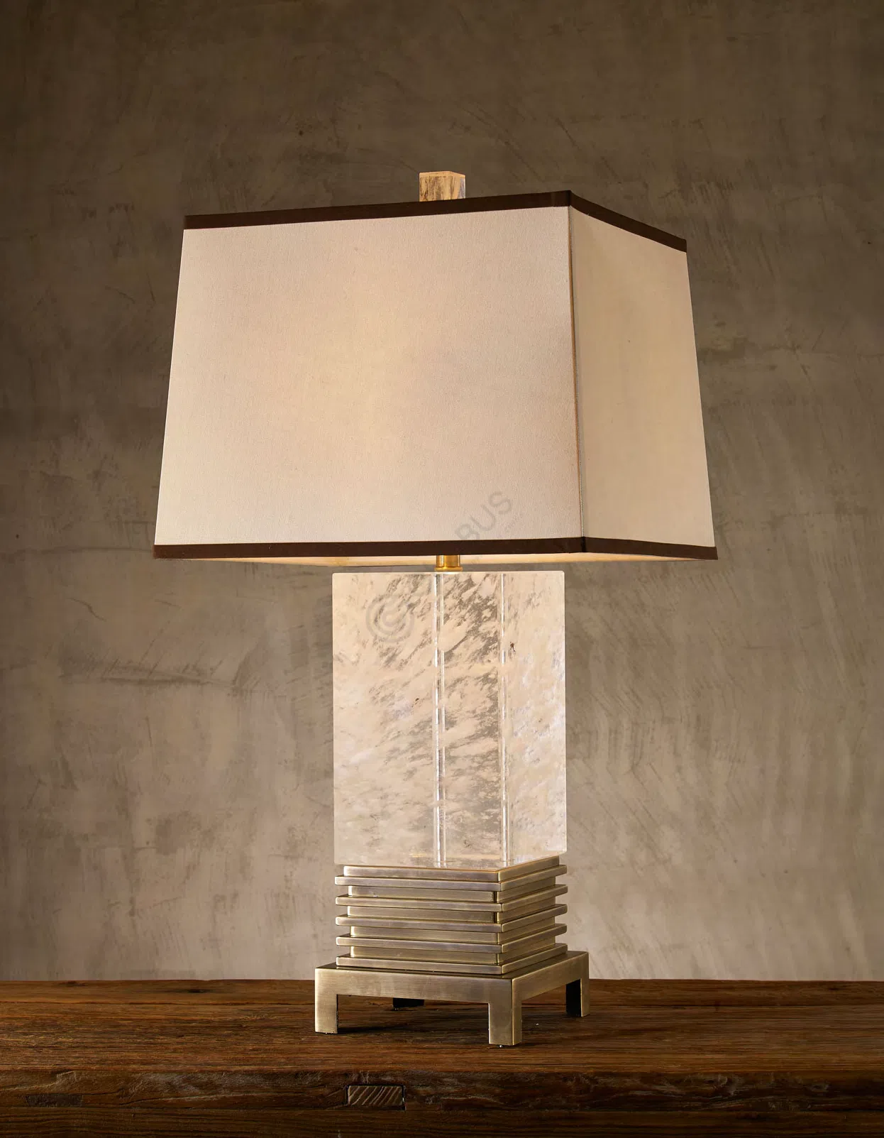 Настольная лампа Gelia