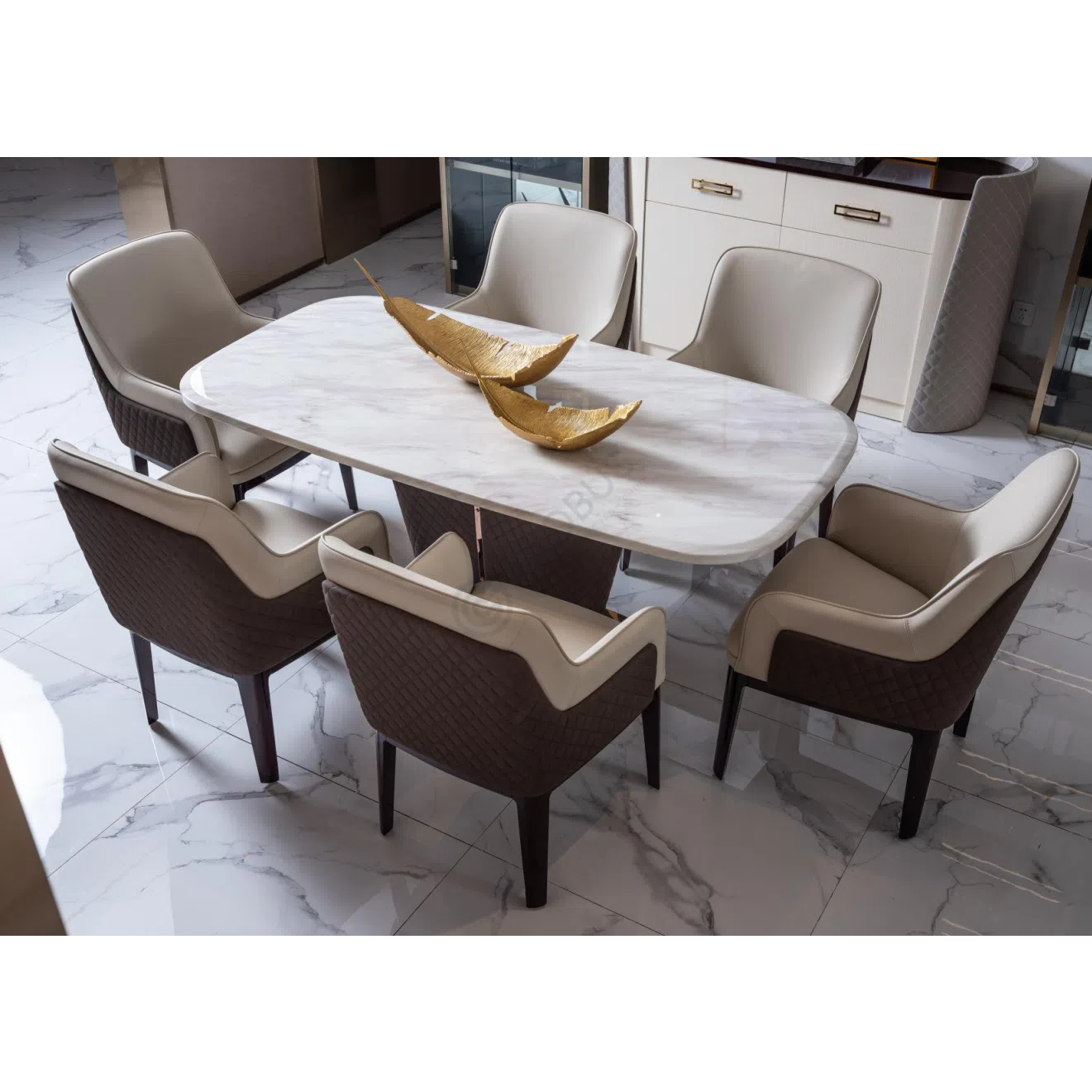 Обеденный стол Aurea