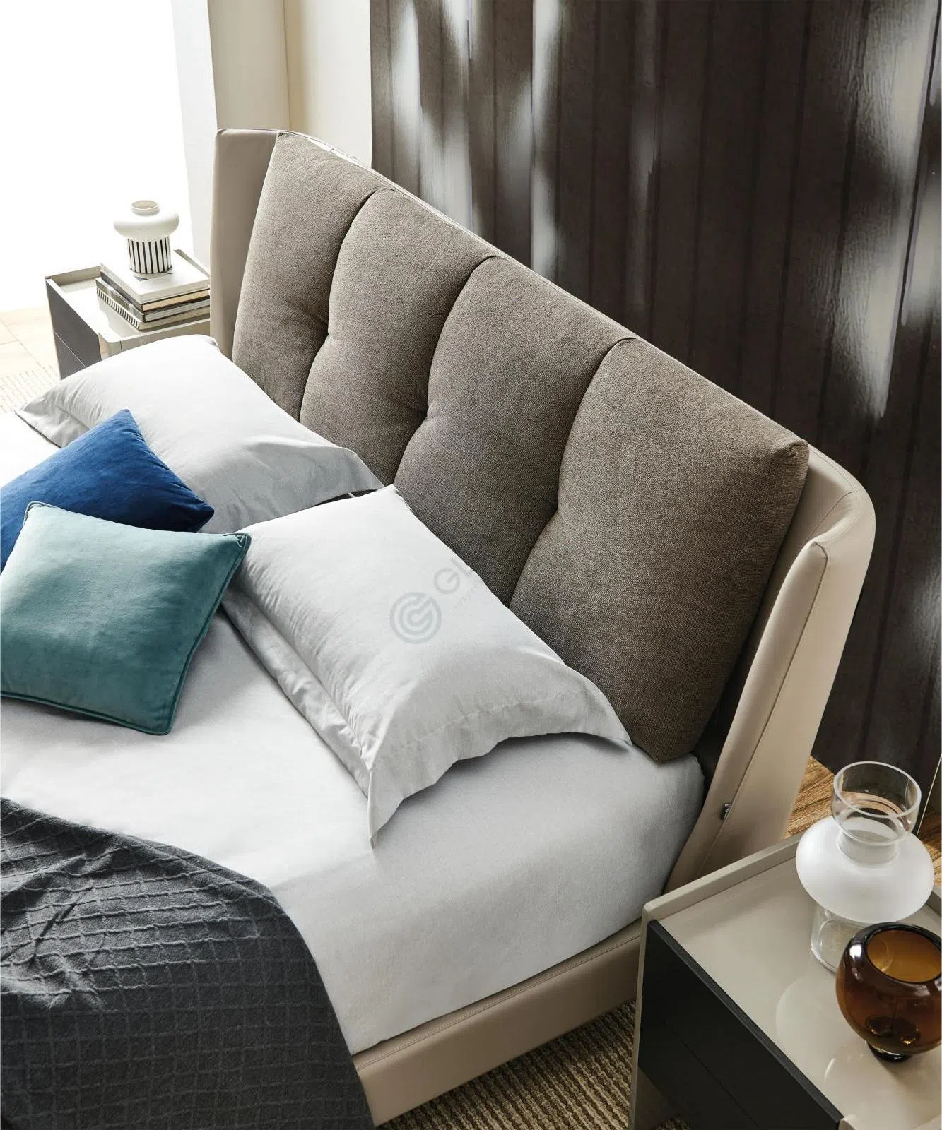 Кровать POLTRONA FRAU Bretagne