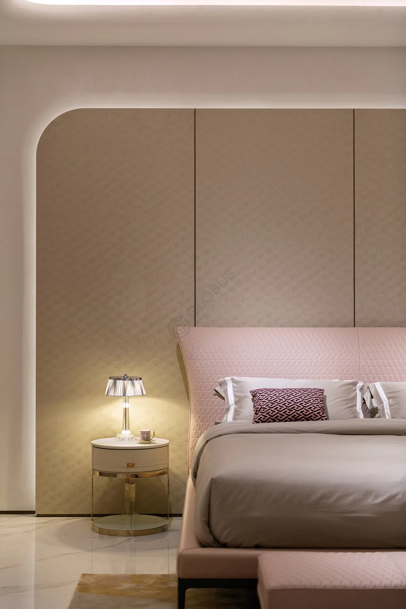 Прикроватная тумба VERSACE Medallion