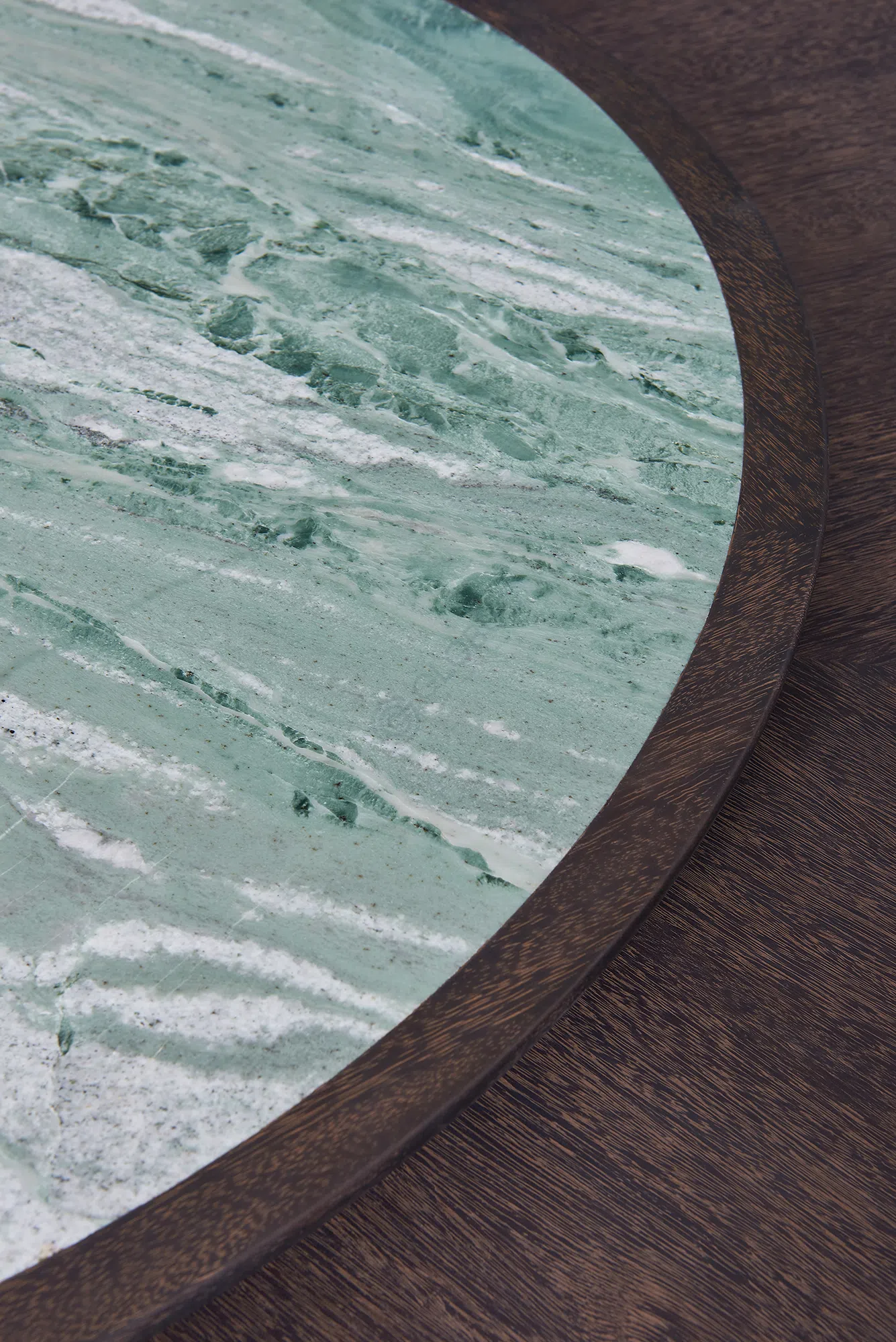 Обеденный стол Uvetta