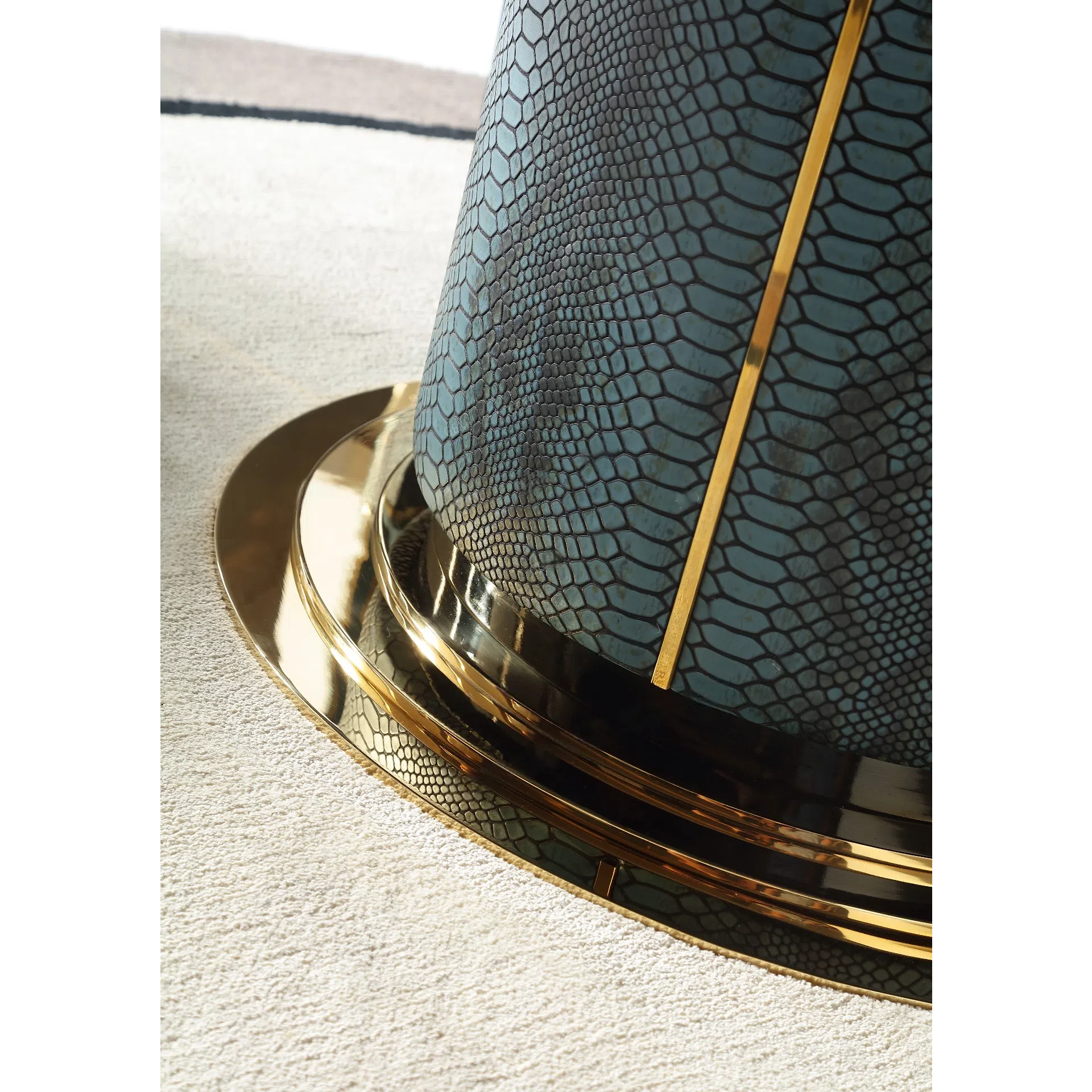 Обеденный стол Katrania