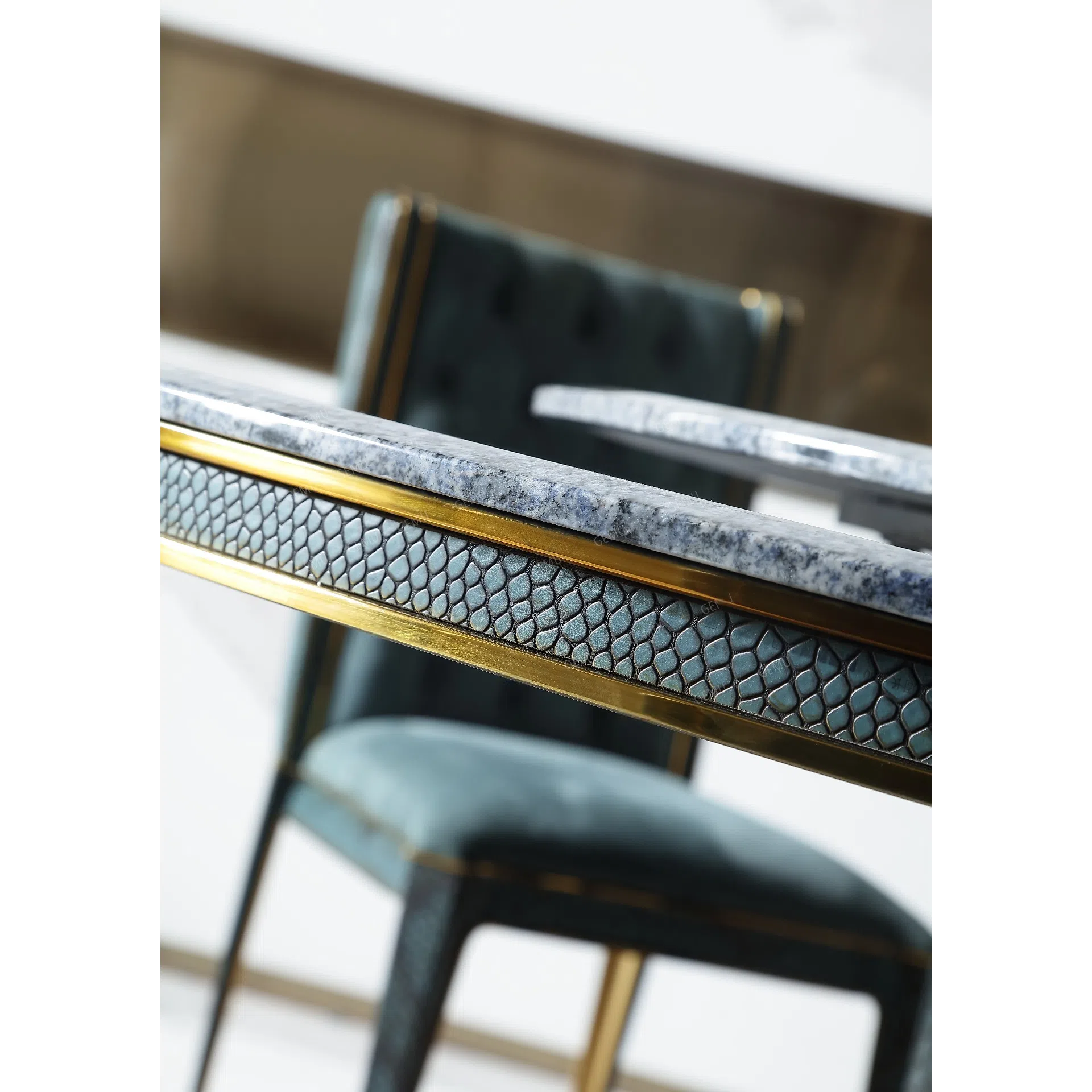 Обеденный стол Katrania