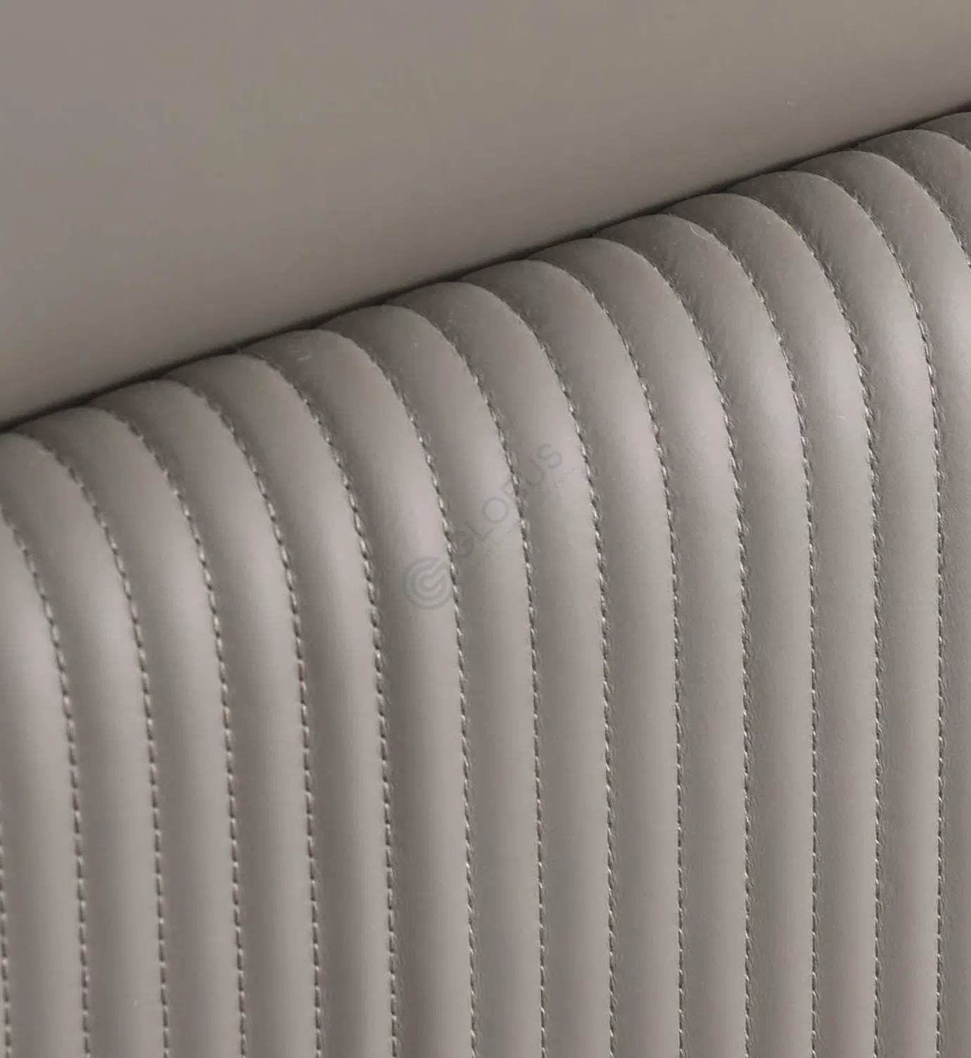 Кровать POLTRONA FRAU Coupe De Luxe