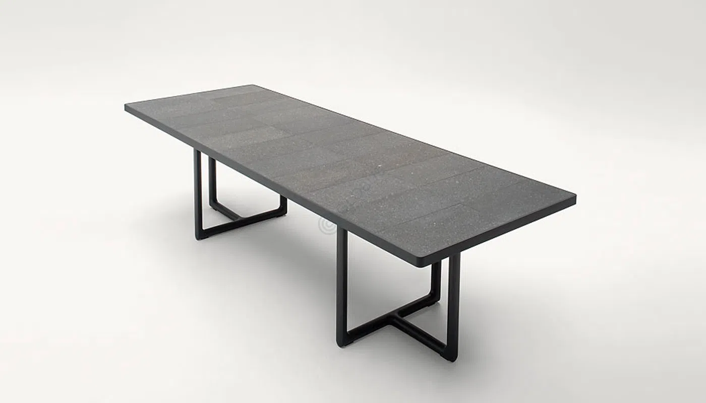 Уличный обеденный стол Everly