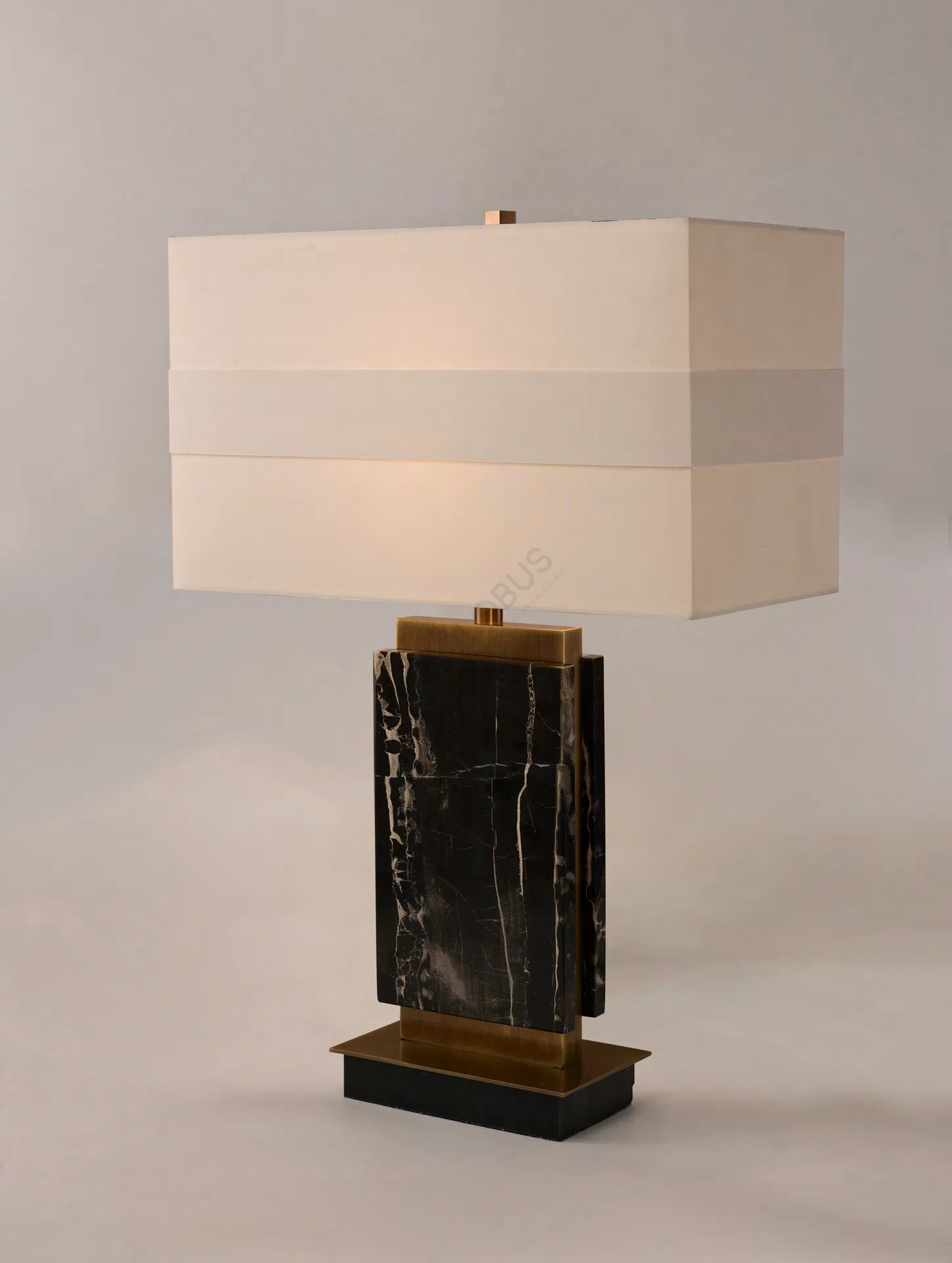 Настольная лампа Konnie