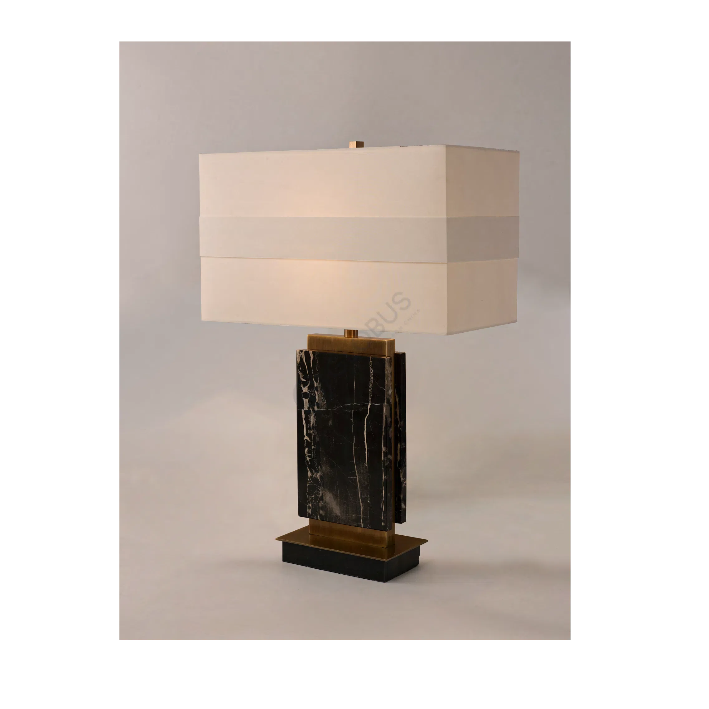 Настольная лампа Konnie