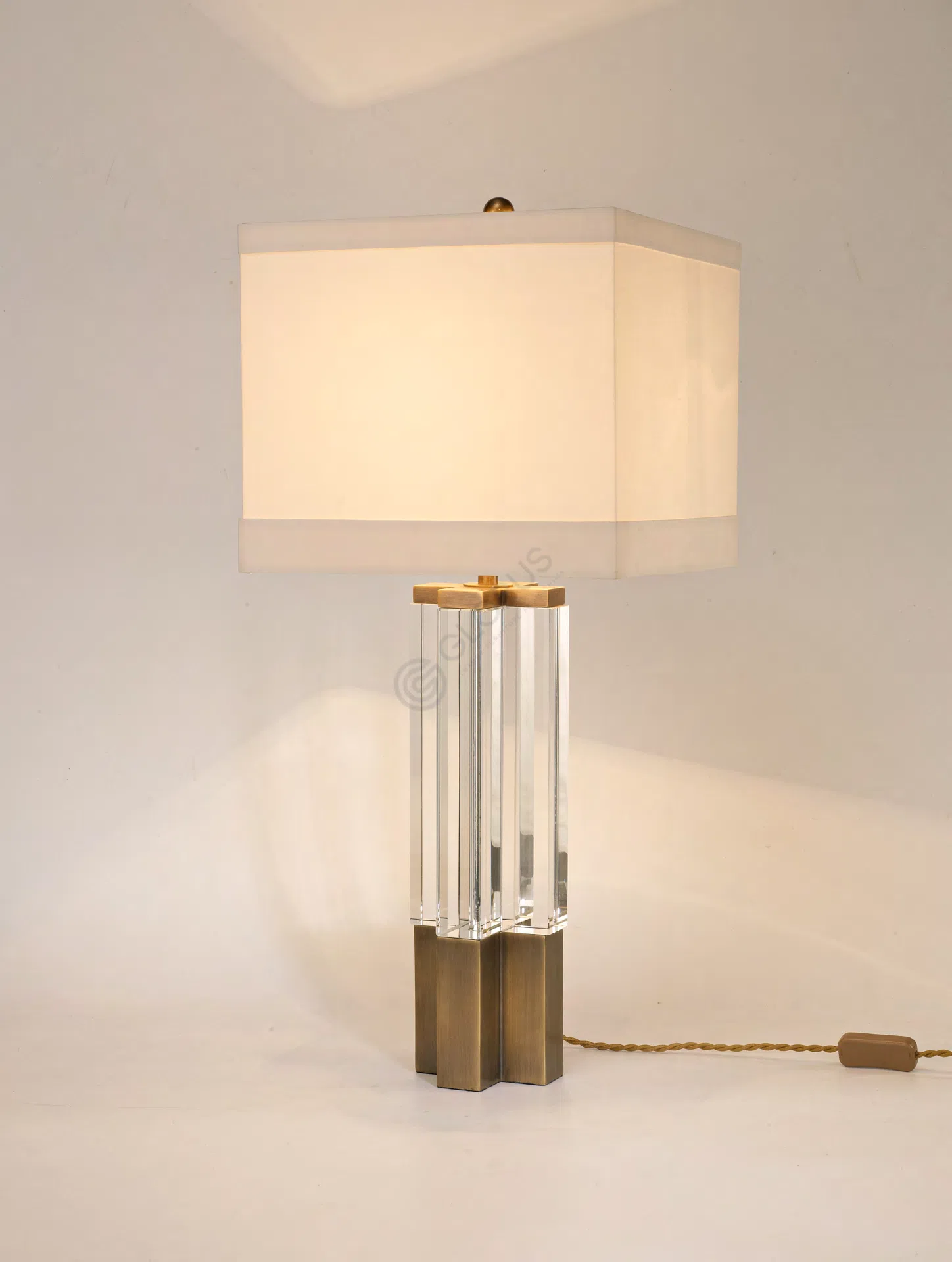 Настольная лампа Calyx