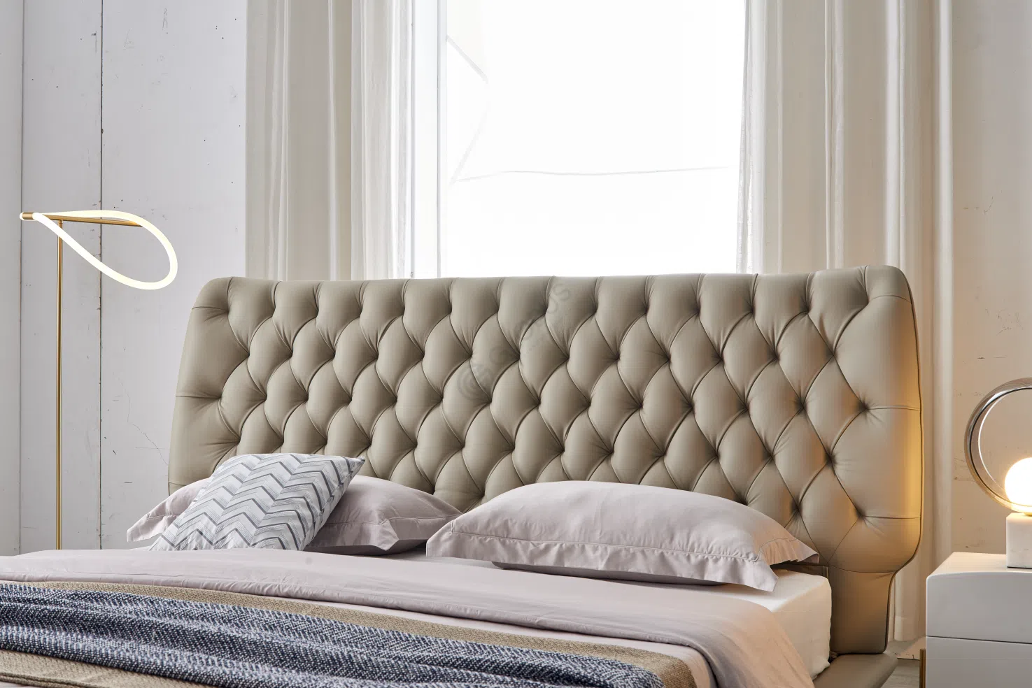 Кровать NATUZZI ITALIA Dolcevita