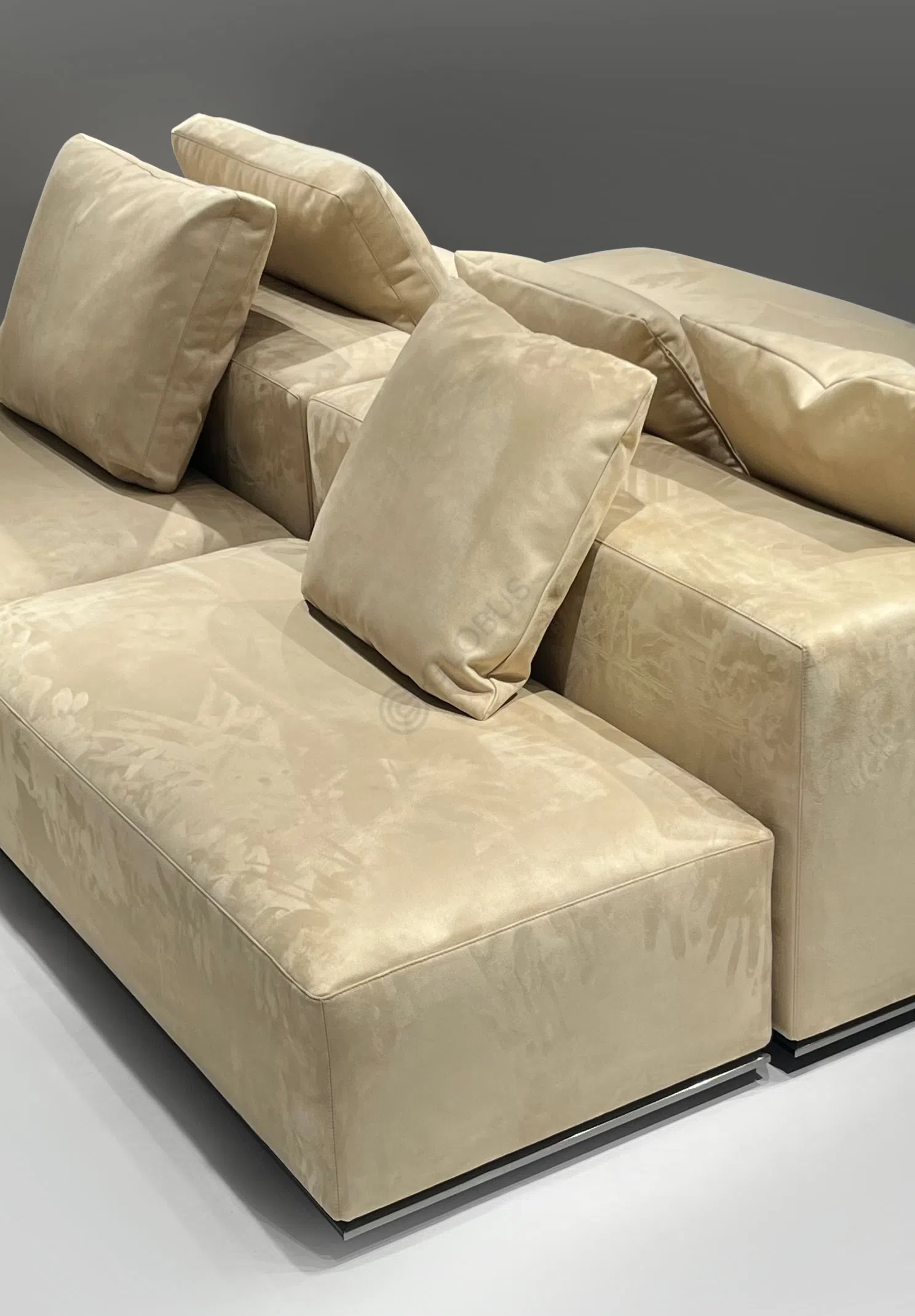 Диван Theodosius