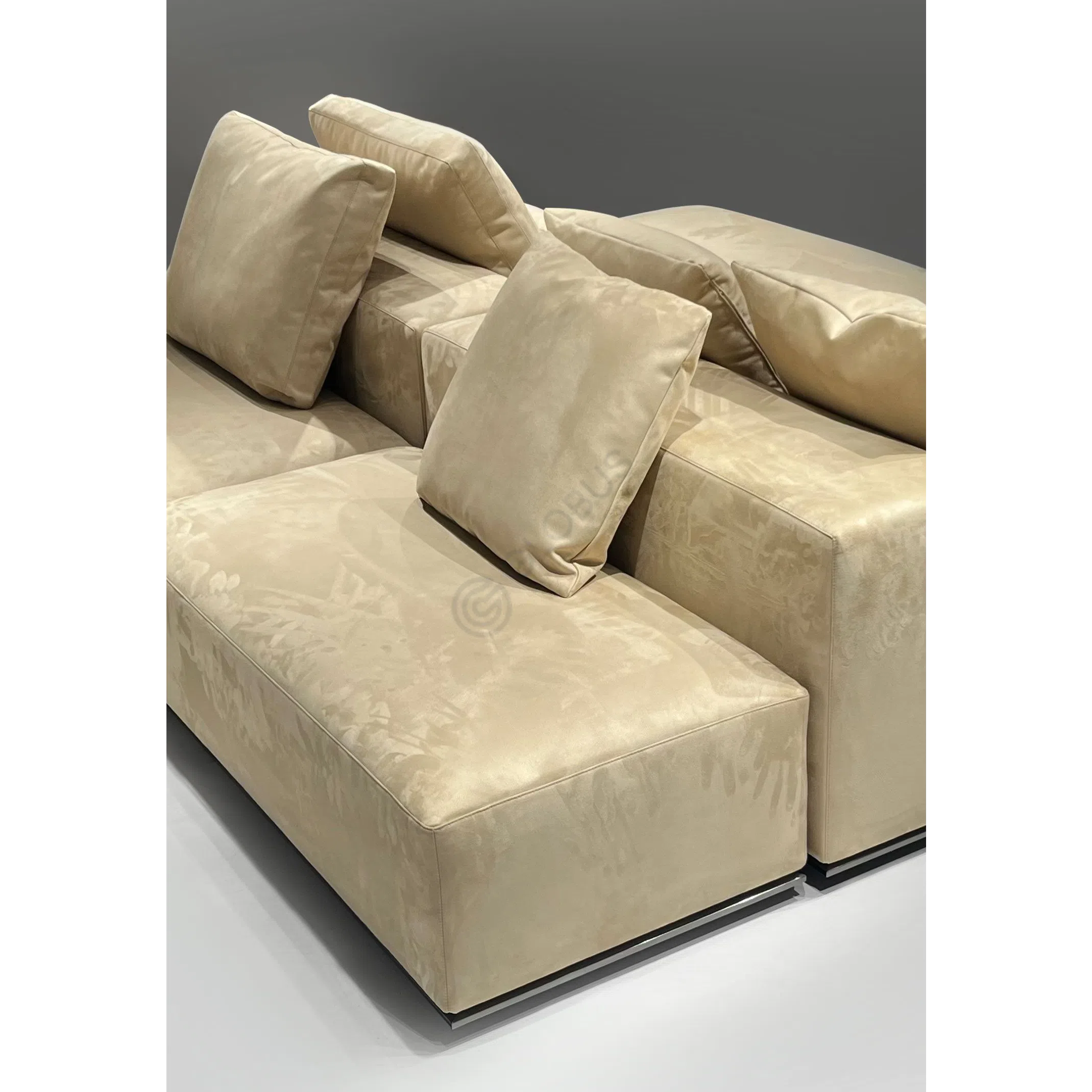 Диван Theodosius