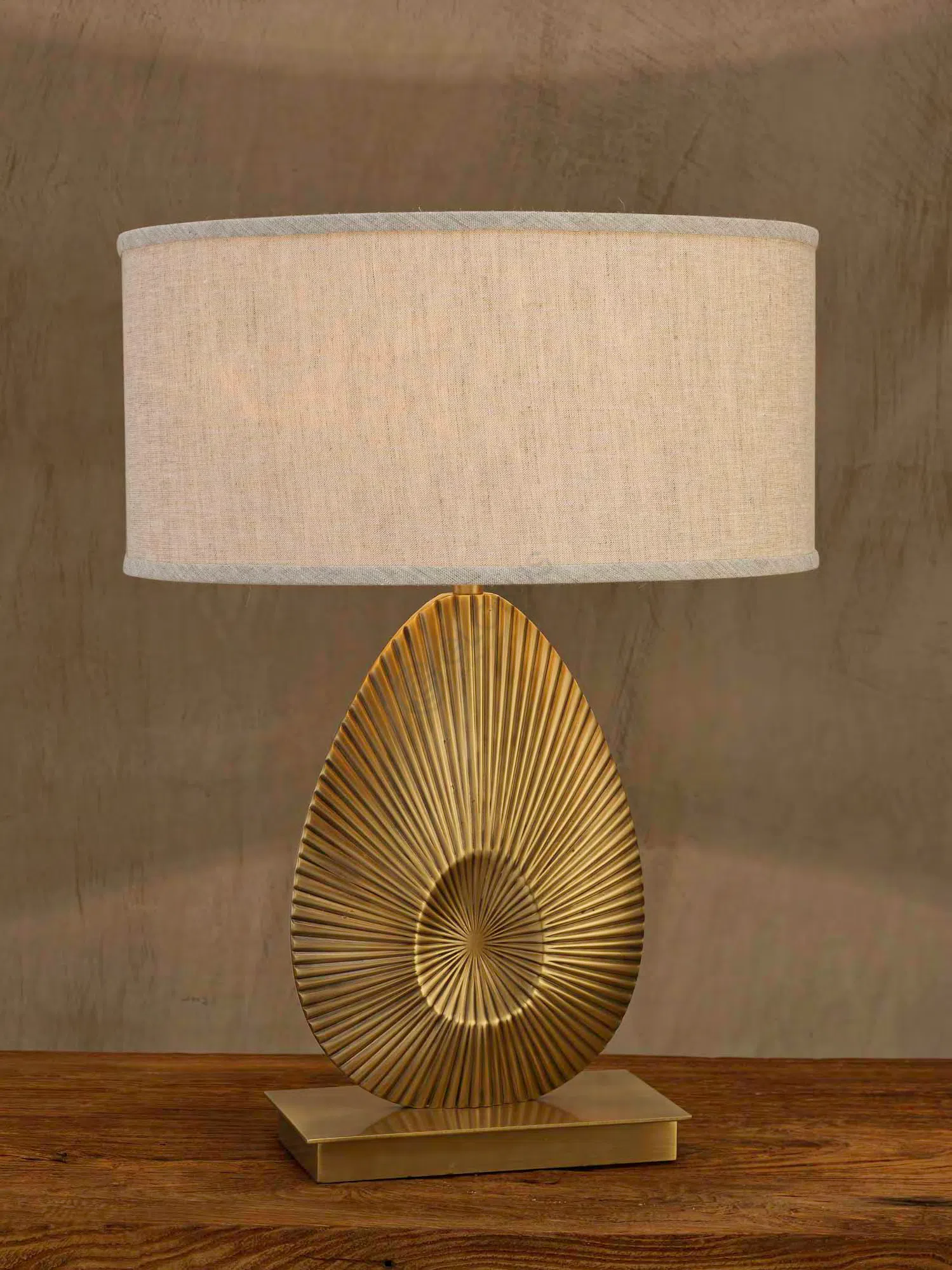 Настольная лампа Montuoso