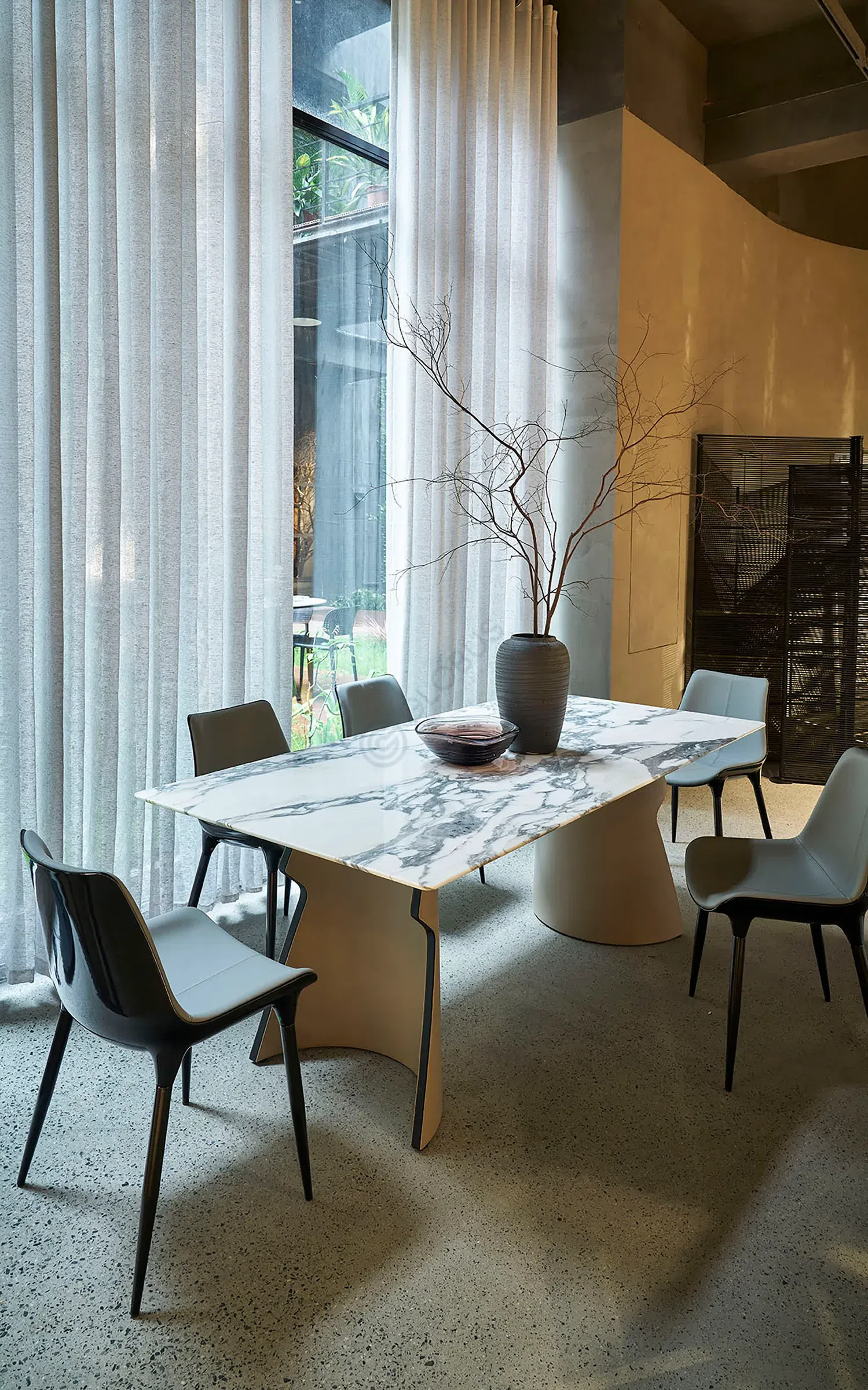 Обеденный стол Proiettore