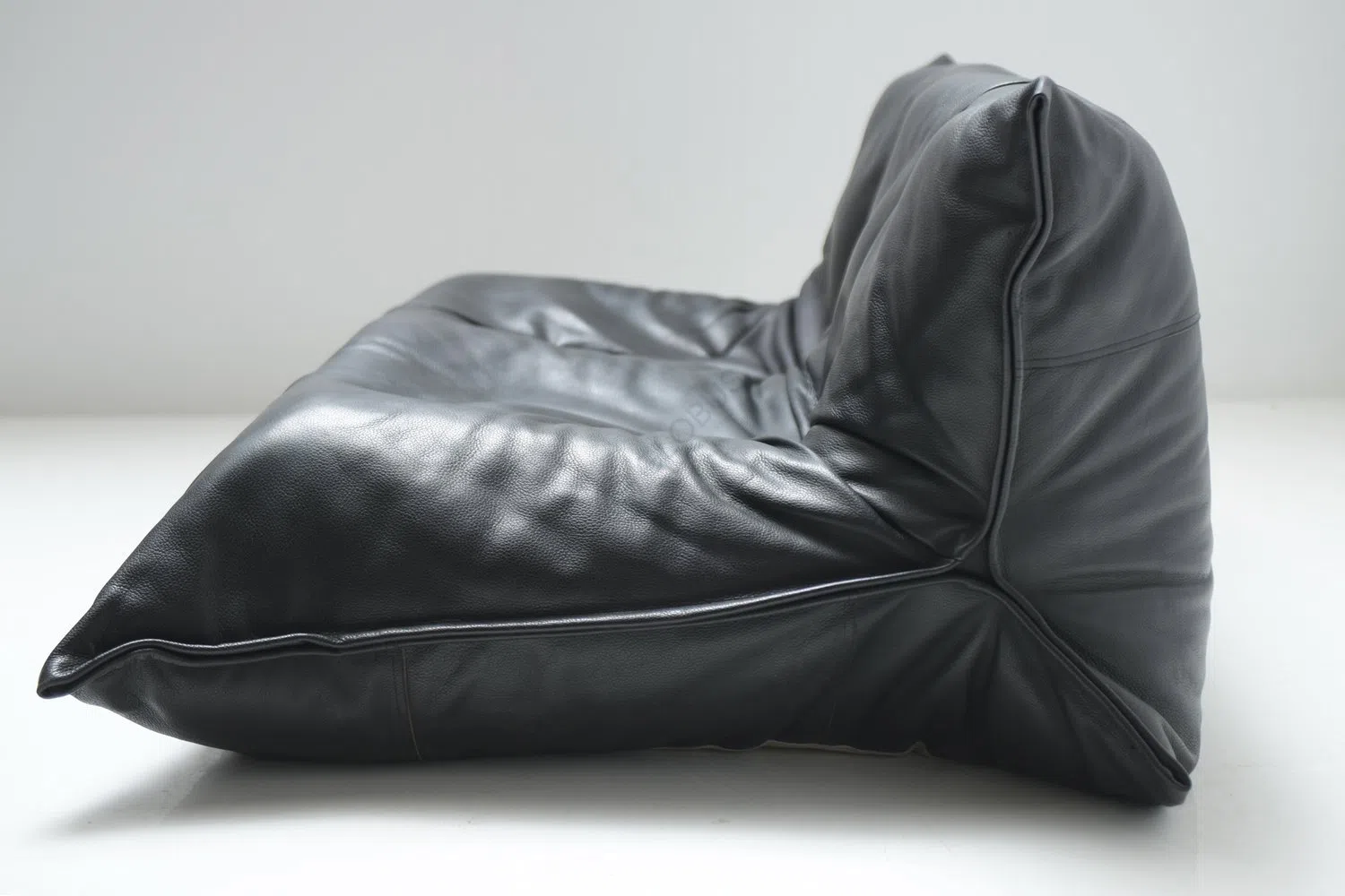 Кресло LIGNE ROSET Yoko