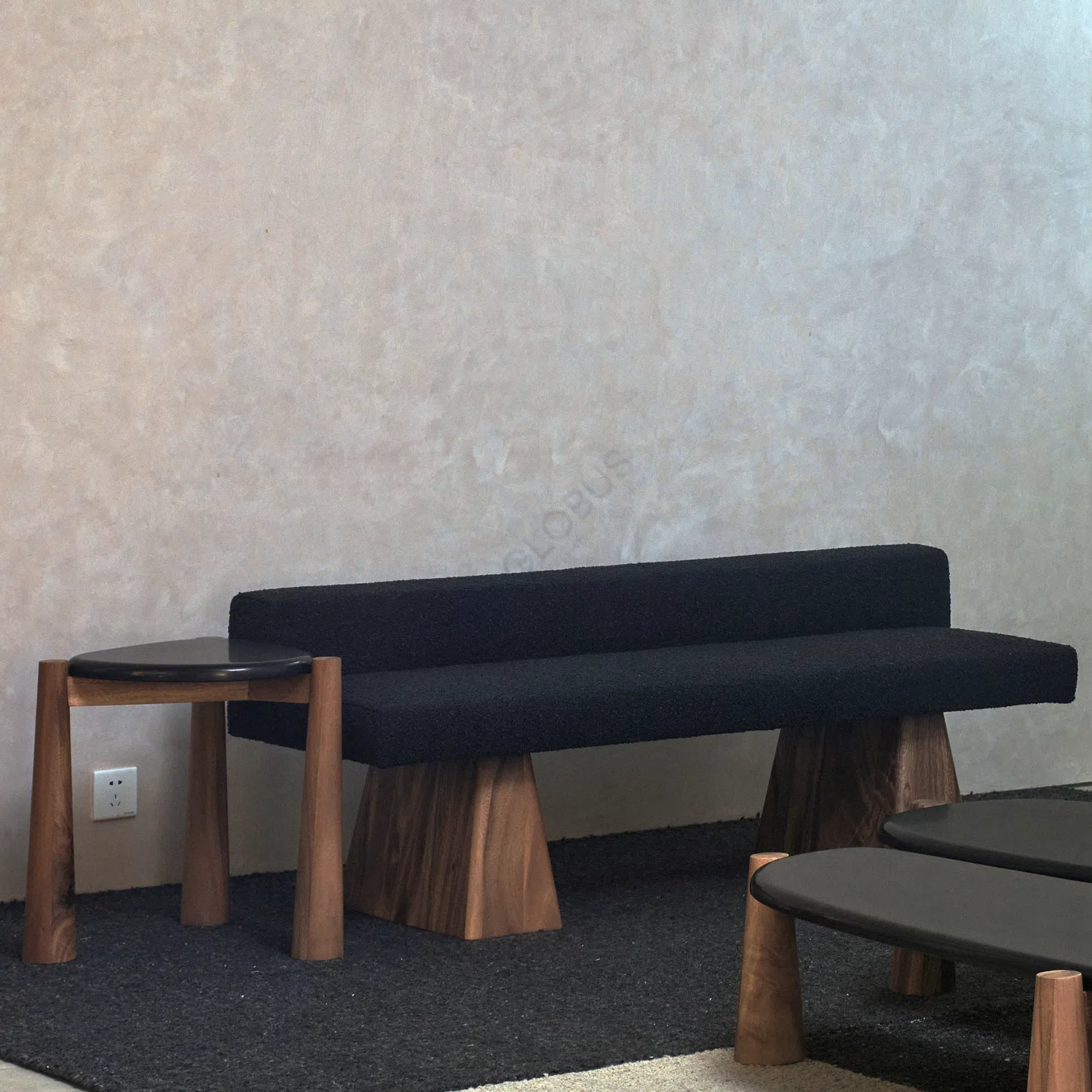 Угловой столик Gilerme