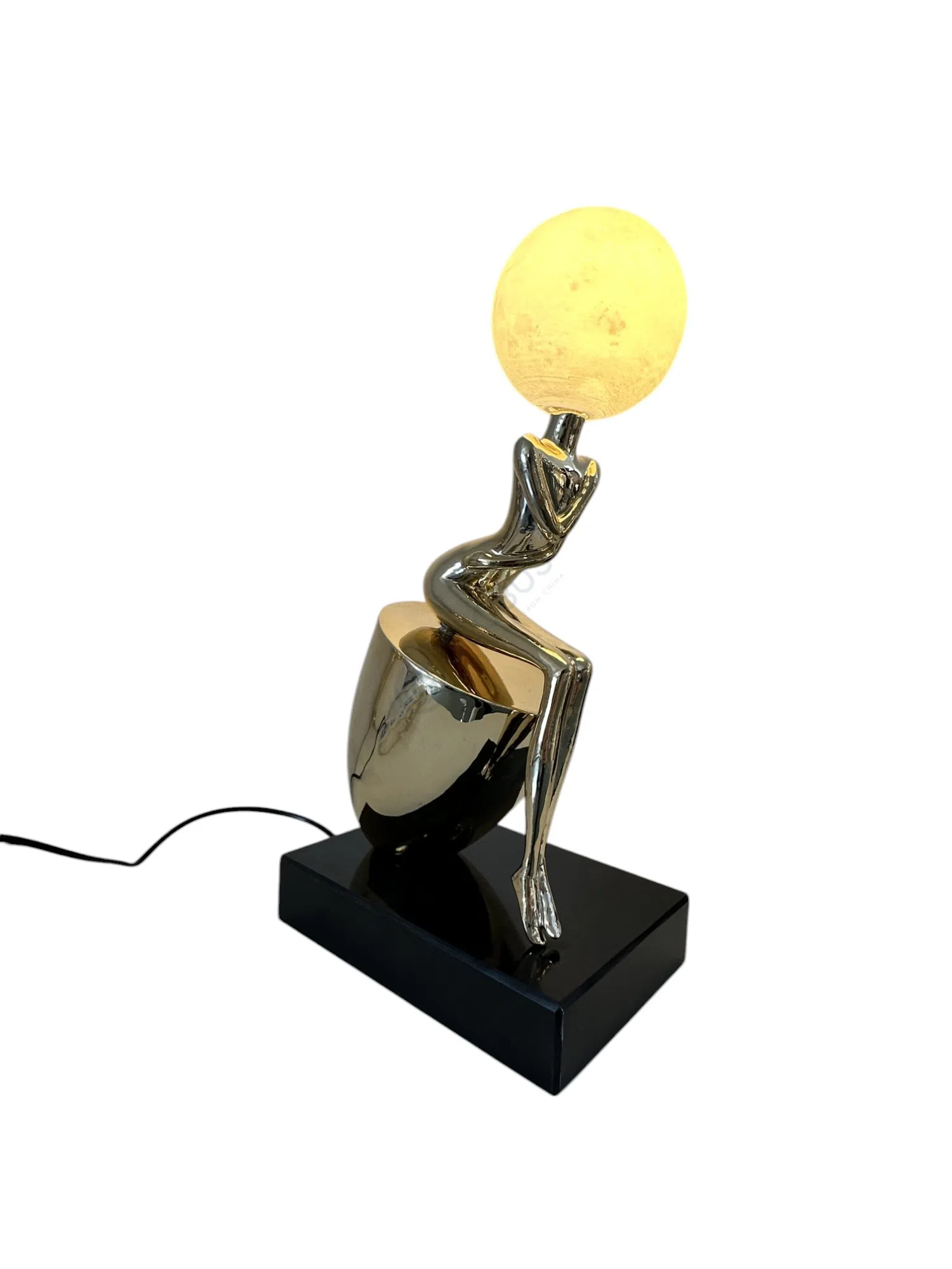 Настольная лампа Bravato