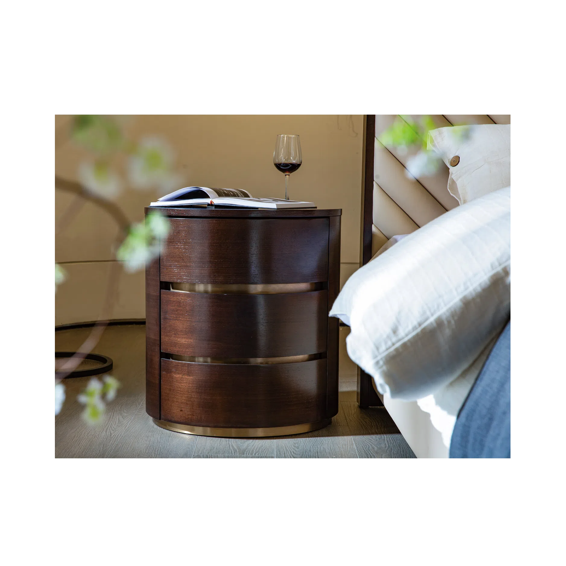 Прикроватная тумба Tiberia