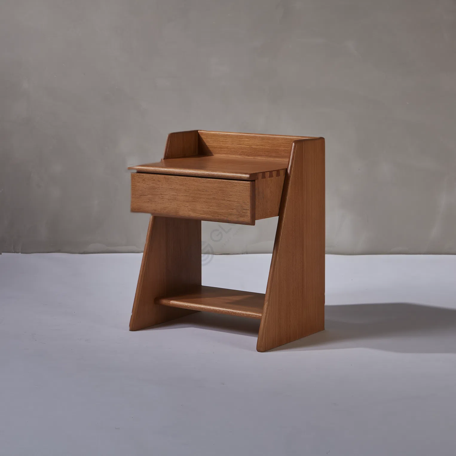 Прикроватная тумба Gwendolyn