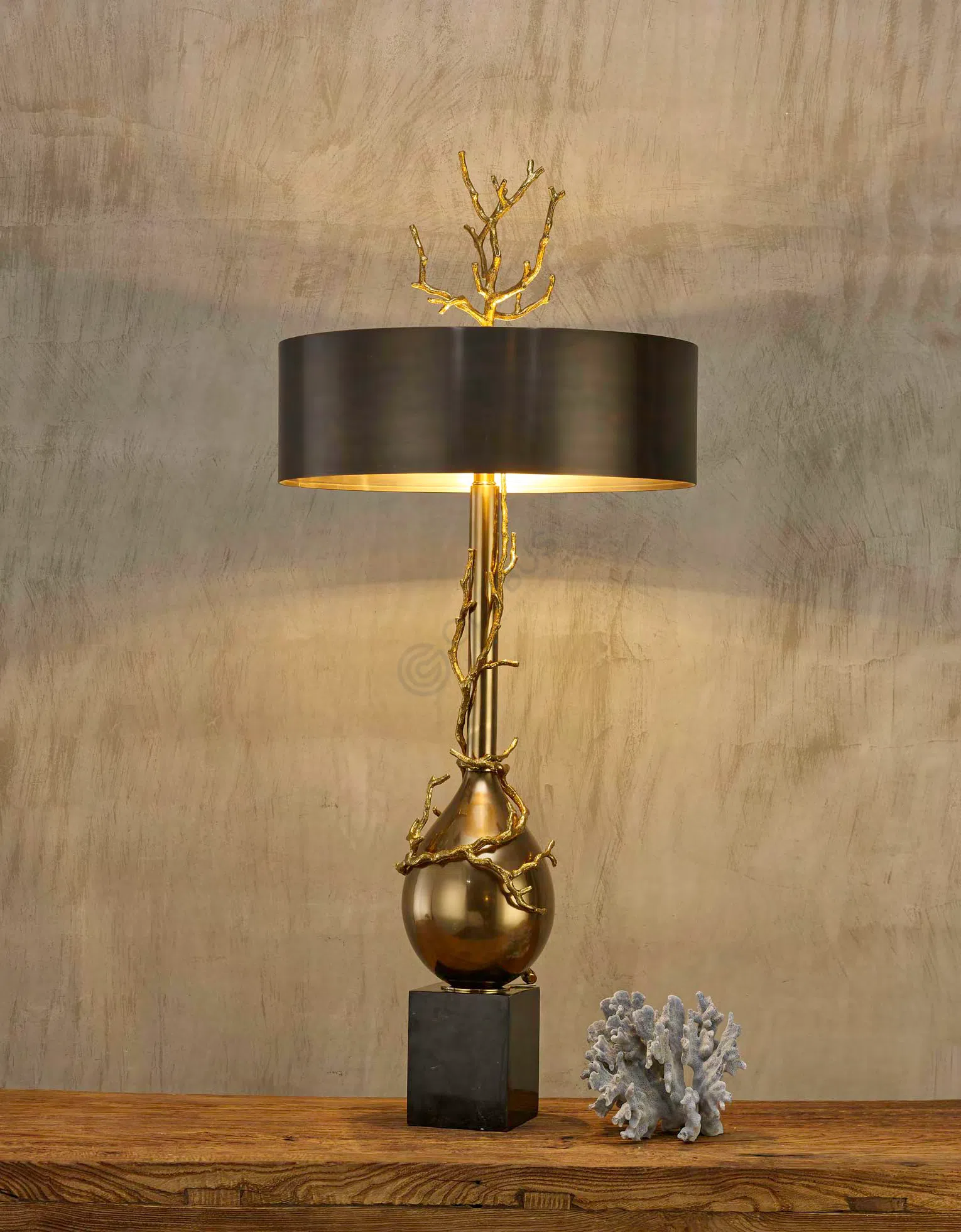 Настольная лампа Delicata