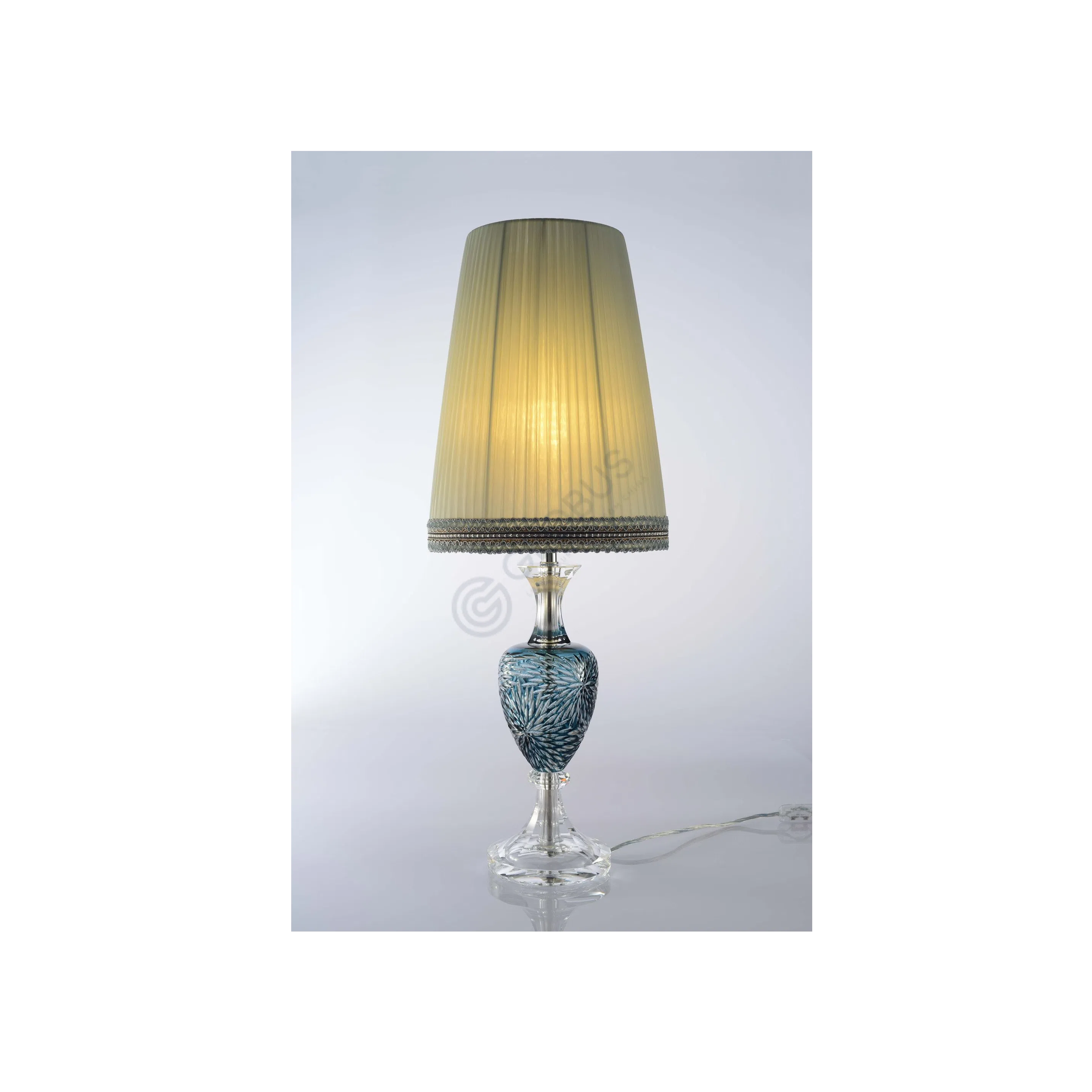 Настольная лампа Uliaco