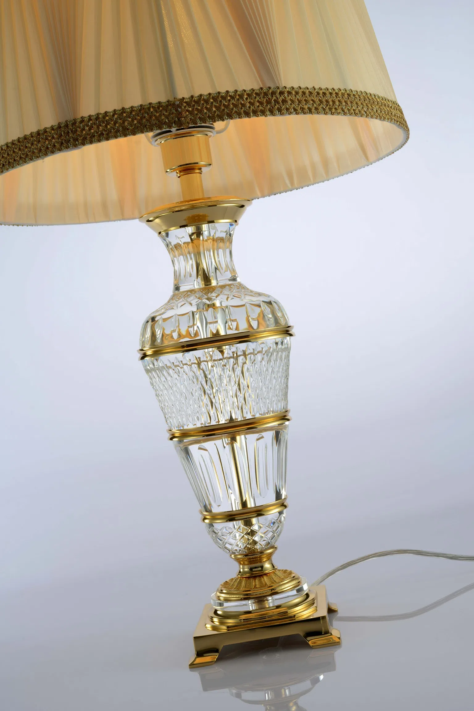 Настольная лампа Kenji