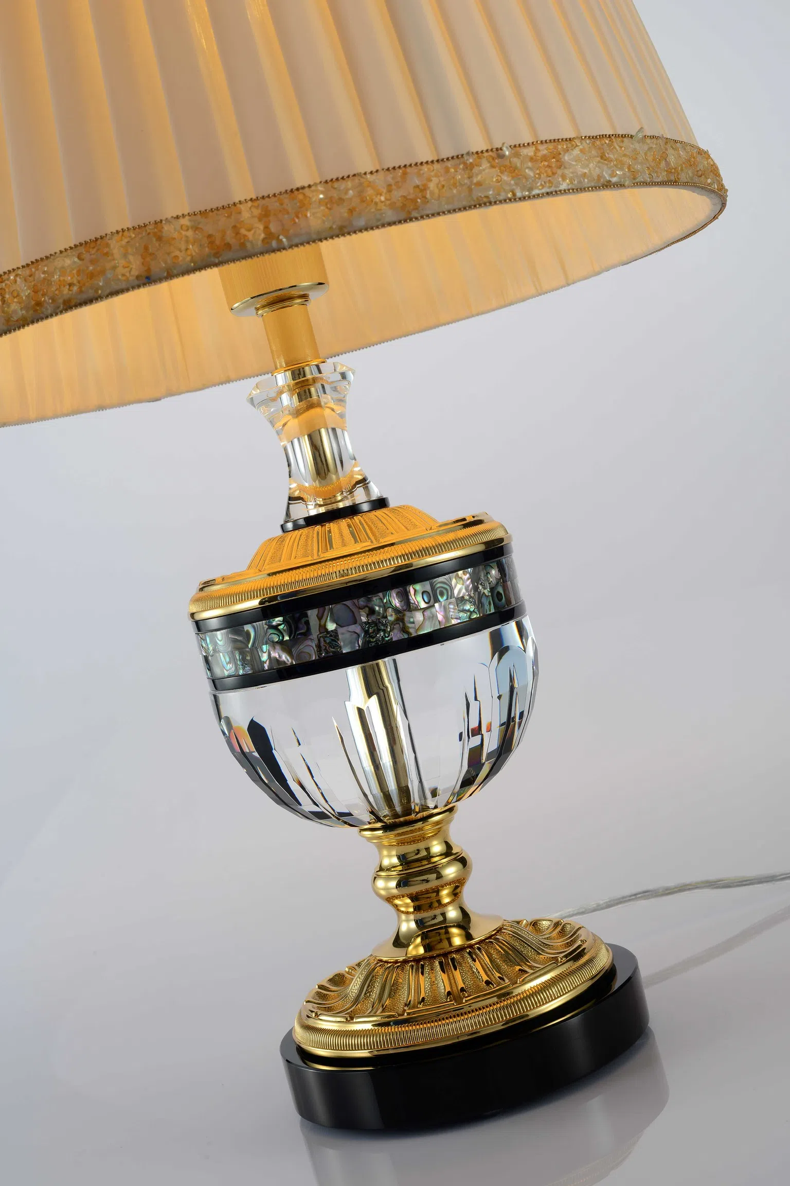 Настольная лампа Sirenia