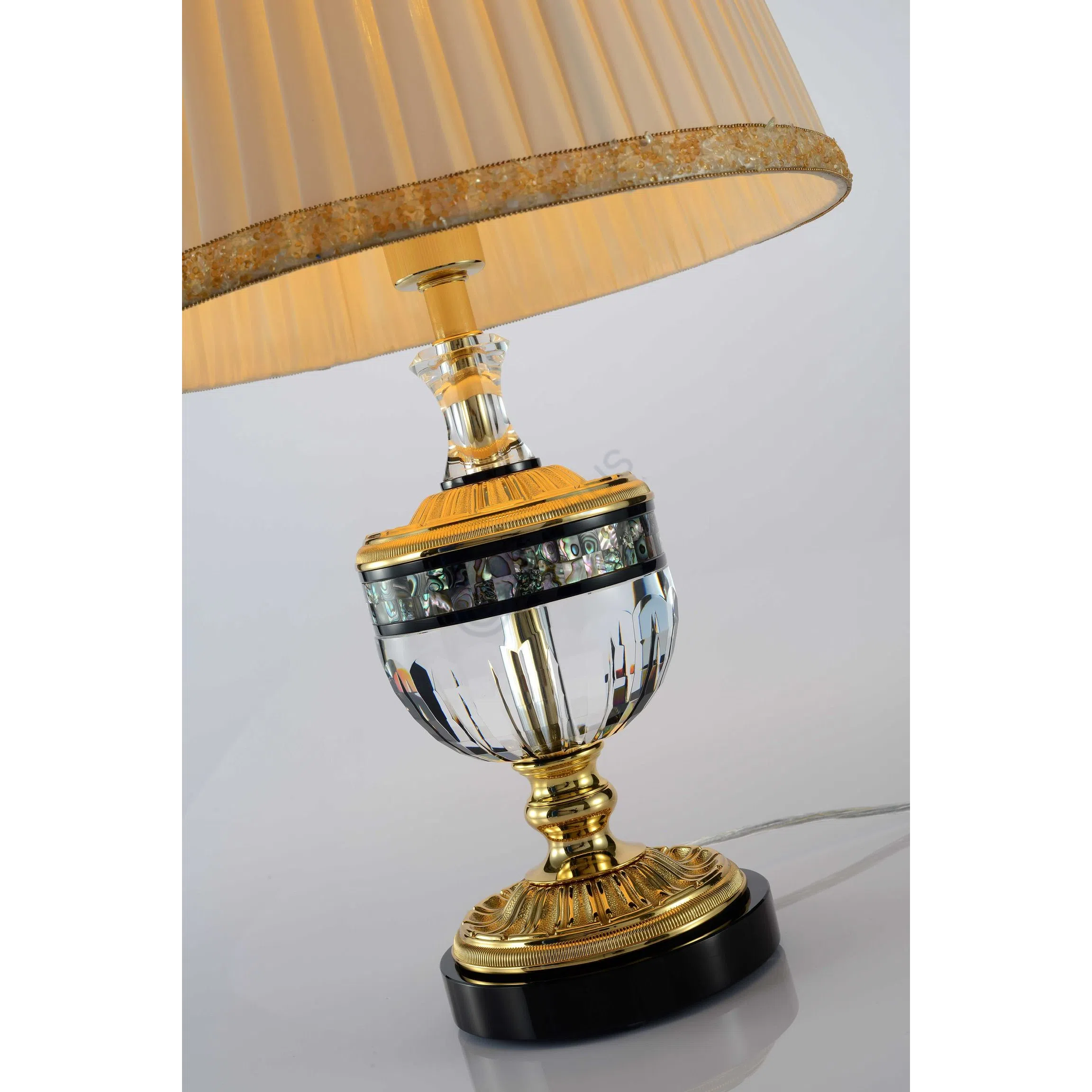 Настольная лампа Sirenia