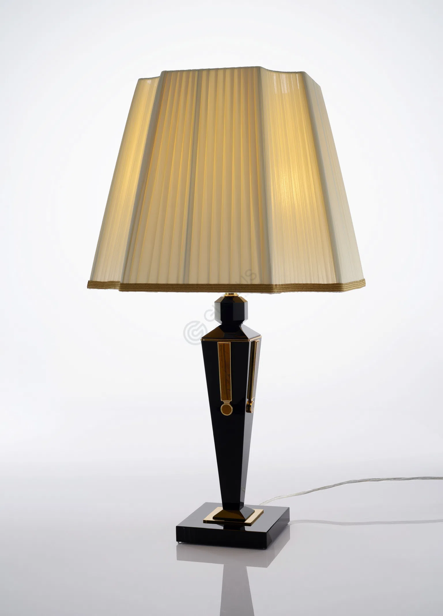 Настольная лампа Spero