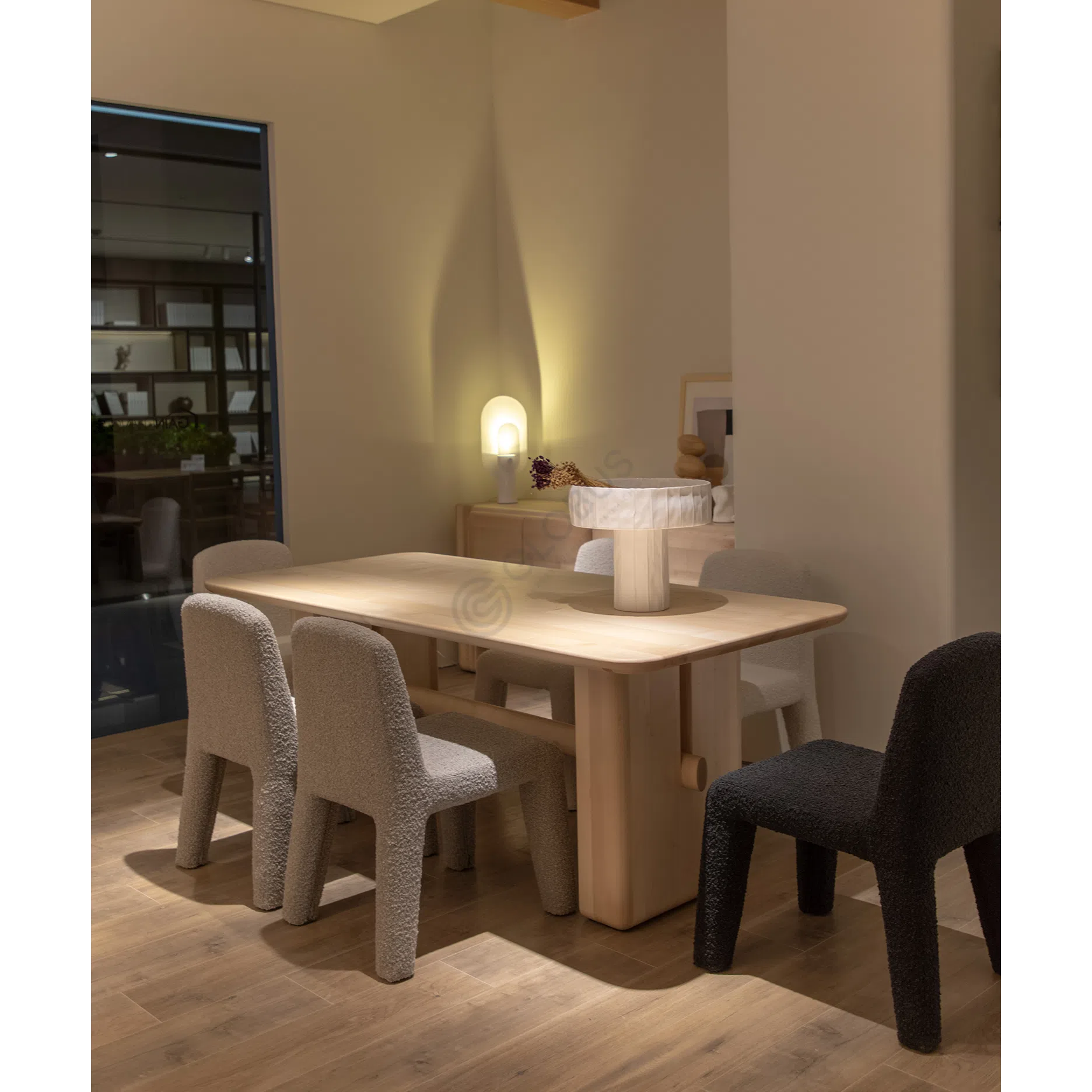 Обеденный стол Xelianne