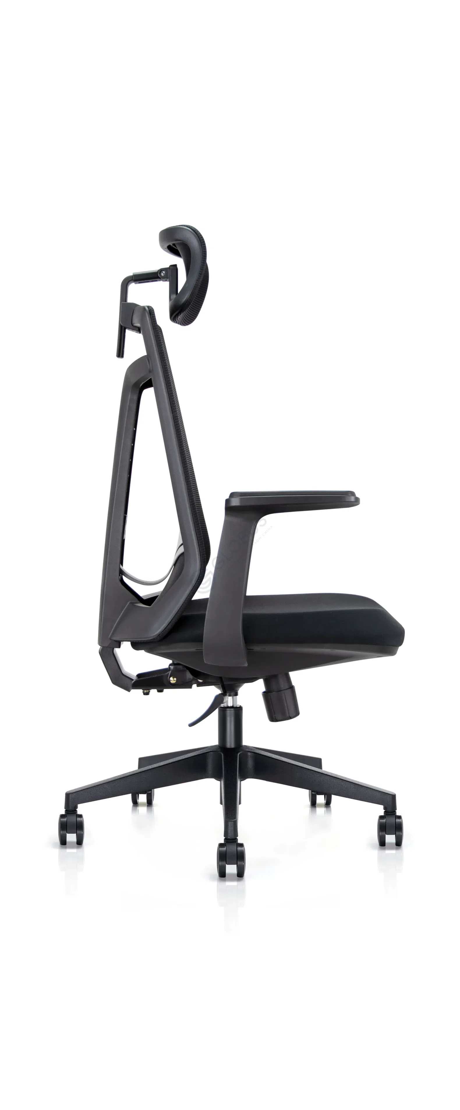 Кресло для офиса Janarilis