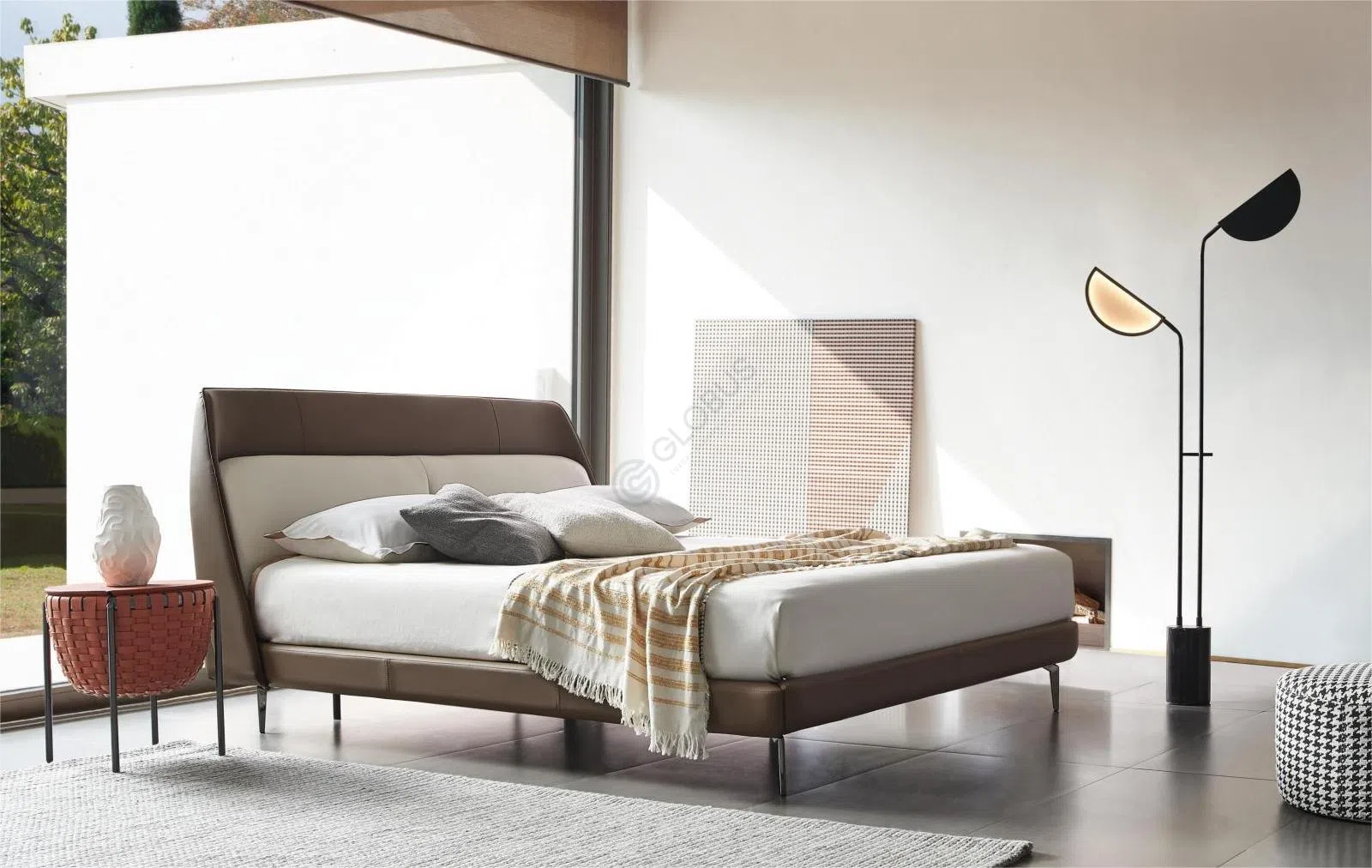 Кровать POLTRONA FRAU Coupe