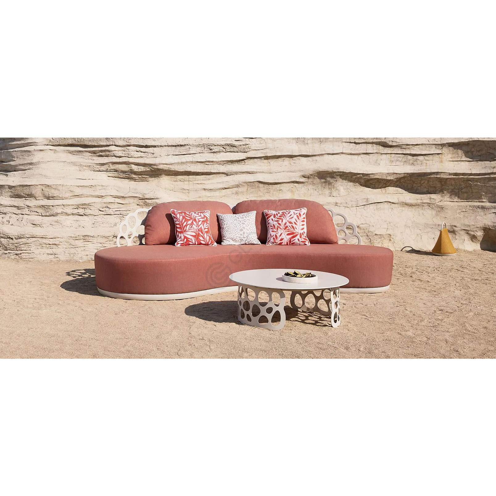 Уличный журнальный столик Talvino